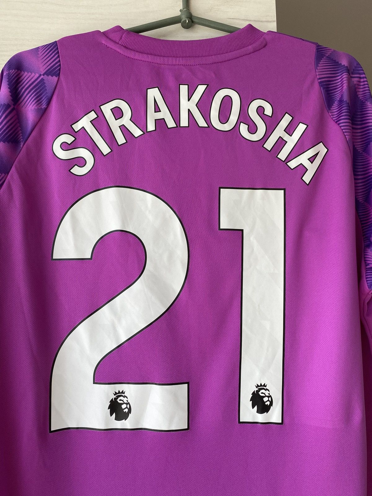 Umbro Brentford GK Shirt Strakosha #21 EPL Size US L / EU 52-54 / 3 - 5 Thumbnail