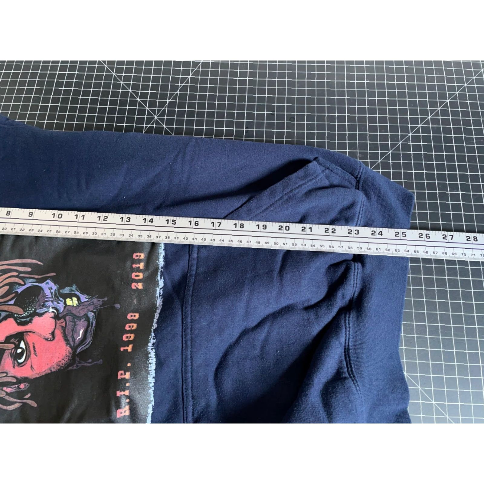 Vintage VINTAGE Juice Wrld RIP Hoodie Sweatshirt Mens Medium Dark Blue 999 Rap Hip Hop Music Heavyweight Pockets Pullover Crew Neck Cotton Blend Cotton Fleece Size US M / EU 48-50 / 2 - 6 Thumbnail