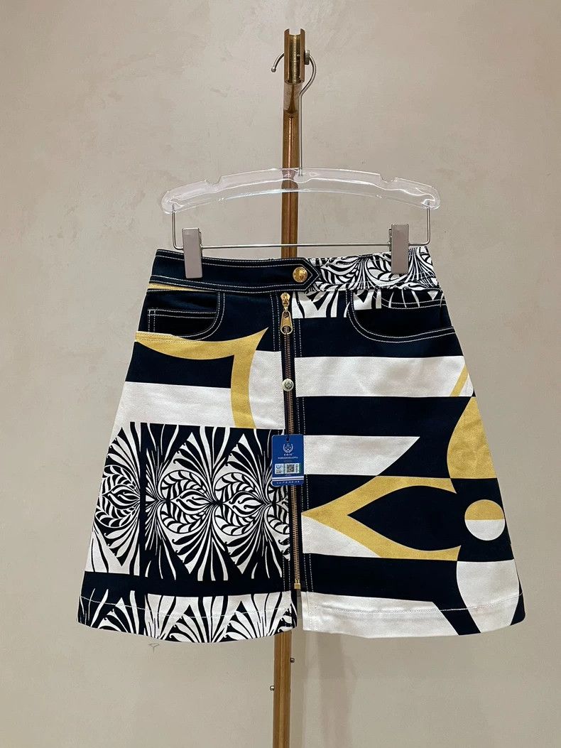 Louis Vuitton Louis Vuitton Jean Half Skirt 2503-Nextarrow Size 37" - 1 Thumbnail
