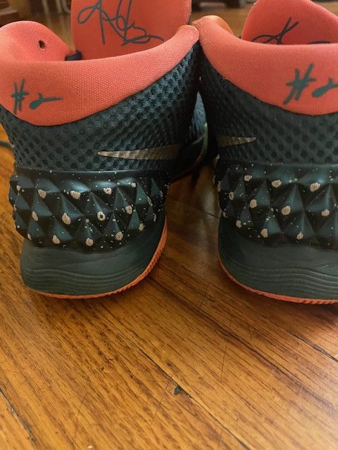 Nike Kyrie 1 Venus Fly Trap Size US 11.5 / EU 44-45 - 3 Thumbnail
