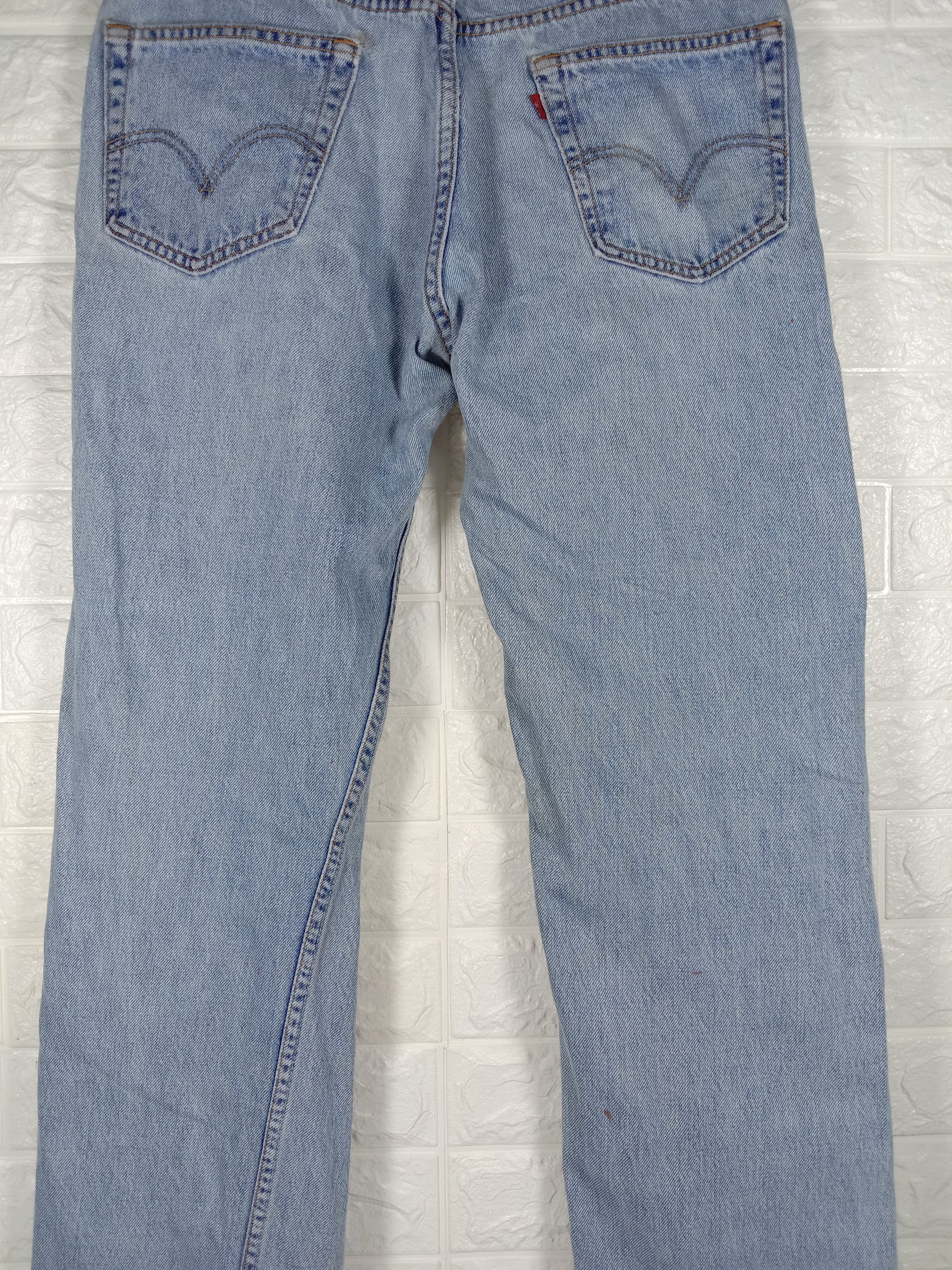 Levi's Vintage Levi's 505 Jeans Light Wash Distressed Denim Size US 33 - 7 Thumbnail