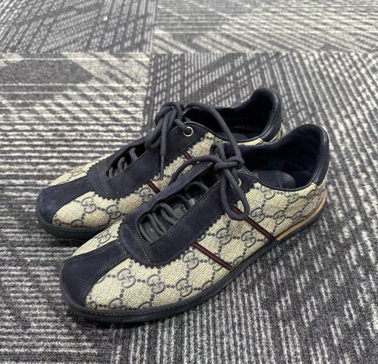 Gucci Gucci Interlocking G Monogram Canvas Sneakers J42 Size US 5.5 / IT 35.5 - 1 Thumbnail