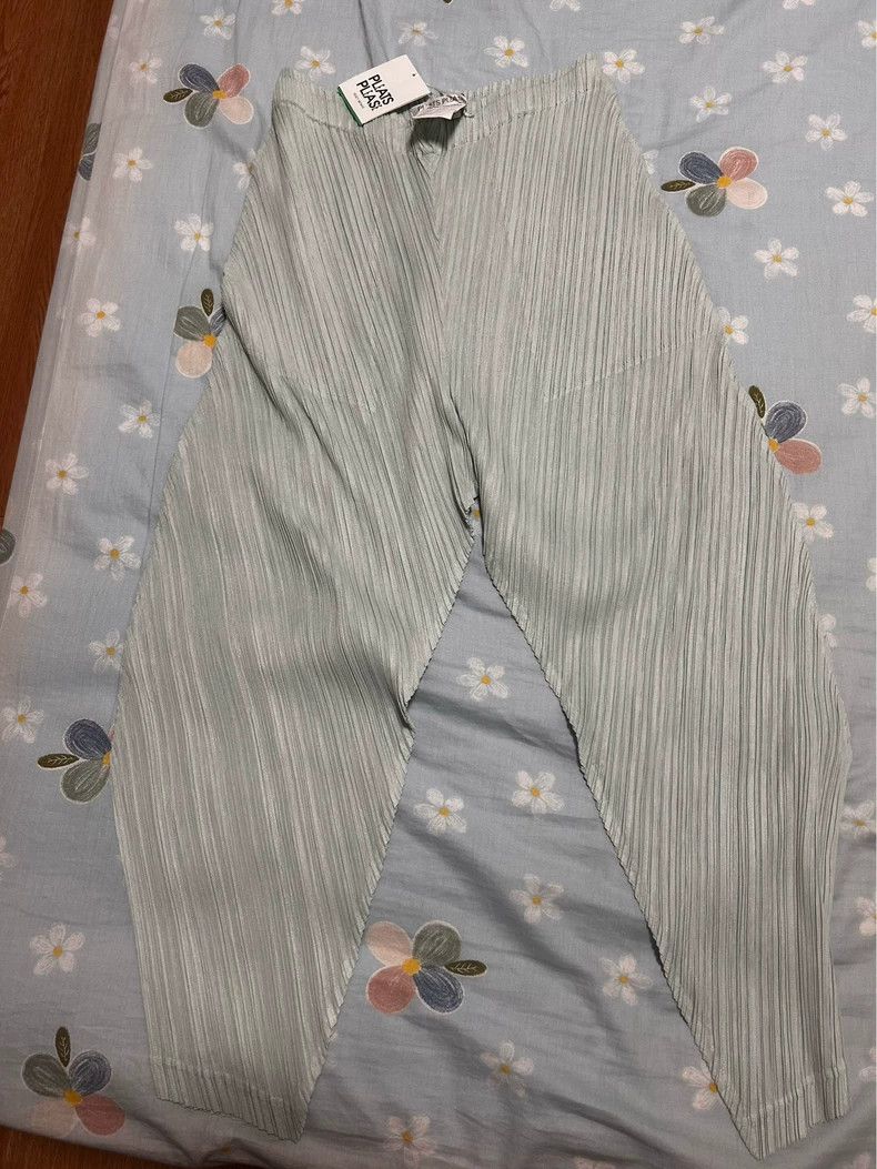 Issey Miyake Issey Miyake size:4 Mint green pleated pants Size 42" / US 20 - 1 Thumbnail