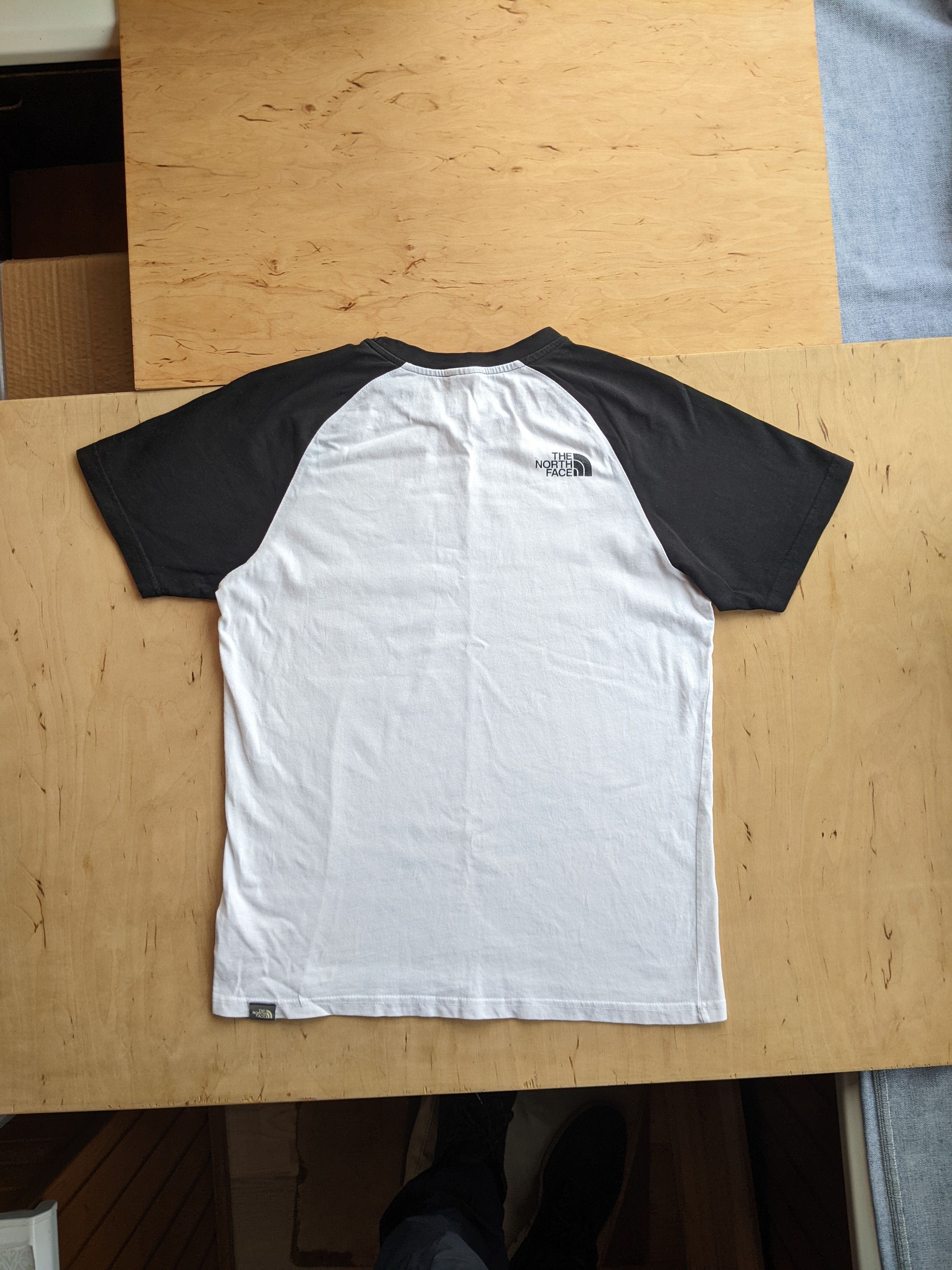 The North Face The North Face Big Logo Black/White Tshirt Size S vintage Size US S / EU 44-46 / 1 - 4 Thumbnail