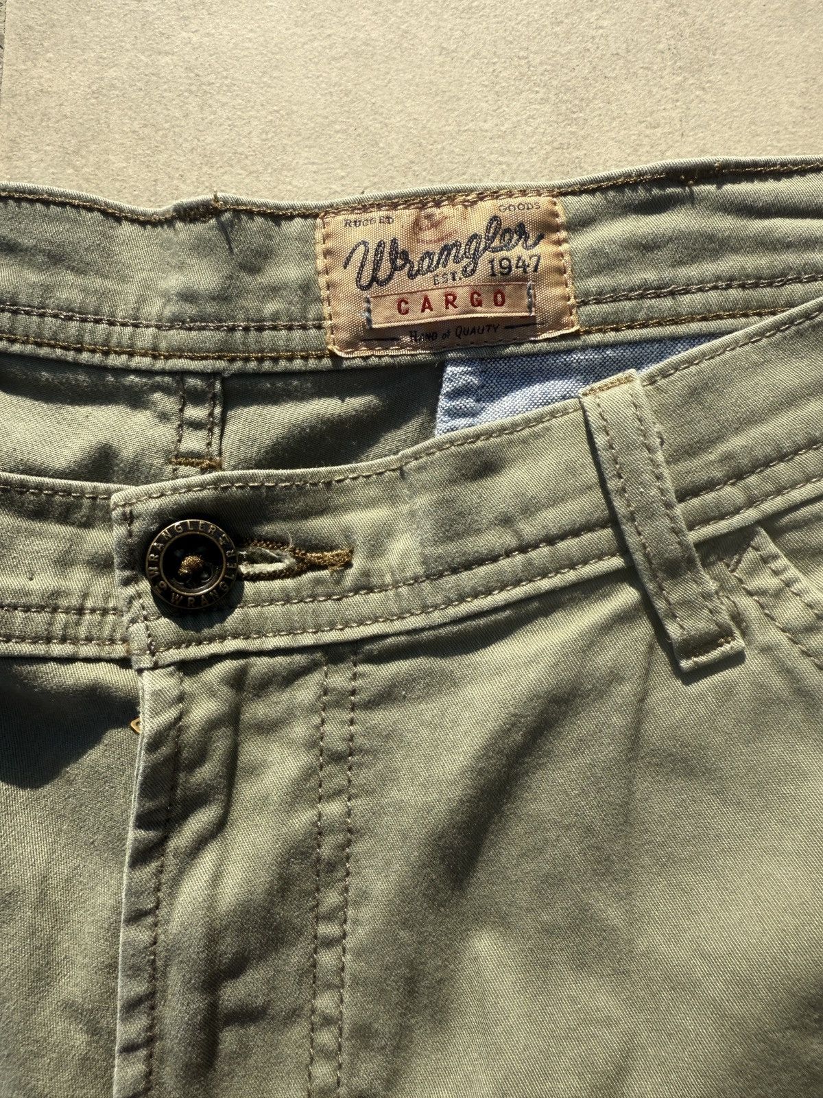 Wrangler Wrangler Cargo Shorts Vintage Size US 34 / EU 50 - 2 Thumbnail