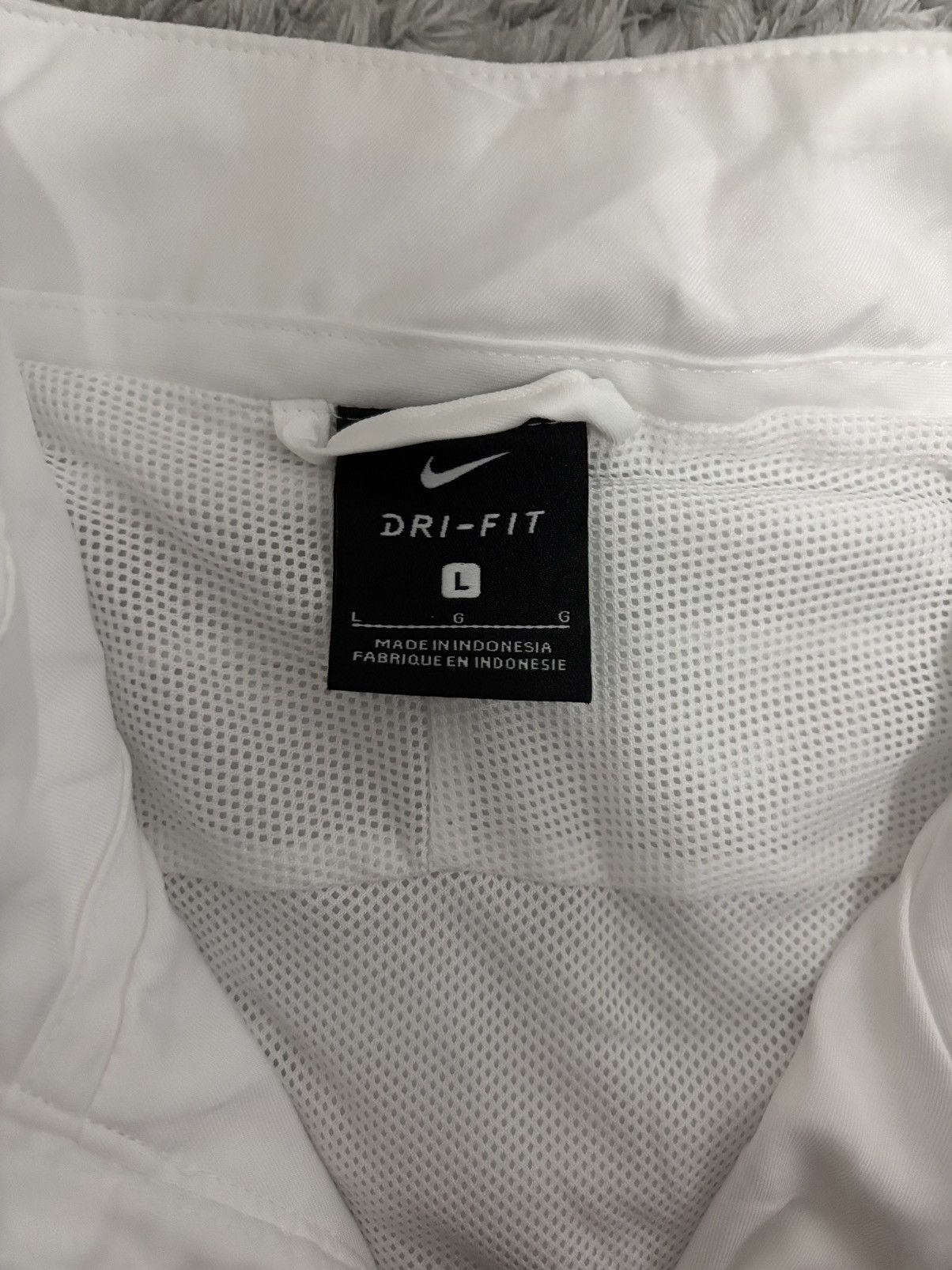Nike Nike | Vintage | 2000s | White | Size: L Size US L / EU 52-54 / 3 - 3 Thumbnail