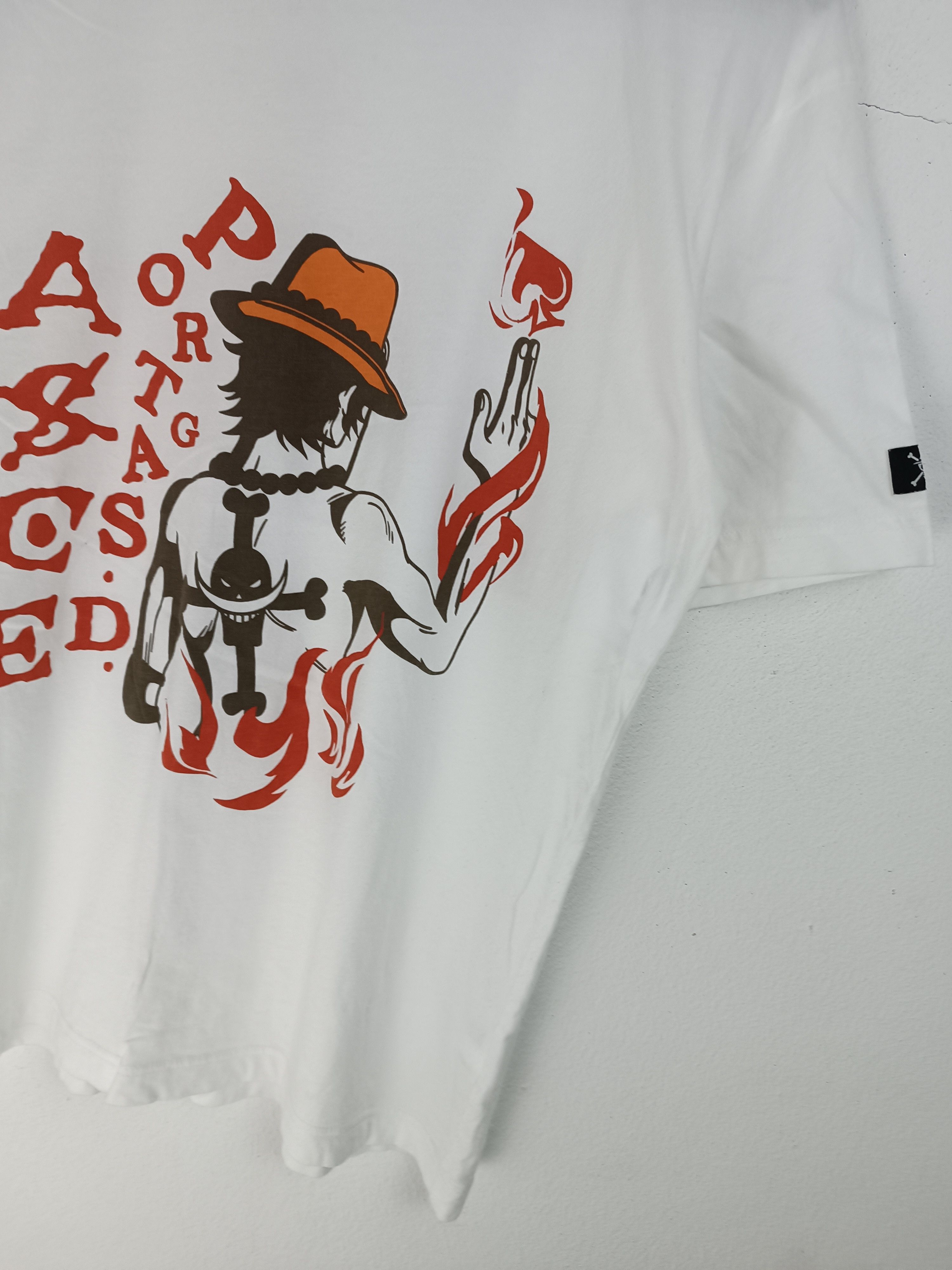 Anime VINTAGE ONE PIECE PORTGAS D ACE FIRE FIST LUFFY CHOPPER TEE Size US M / EU 48-50 / 2 - 7 Thumbnail