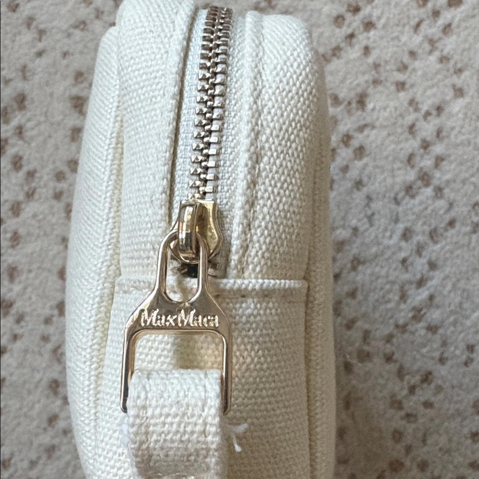 Other NWT Max Mara Beauty Case Cream Canvas Wristlet Clutch Size ONE SIZE - 11 Thumbnail