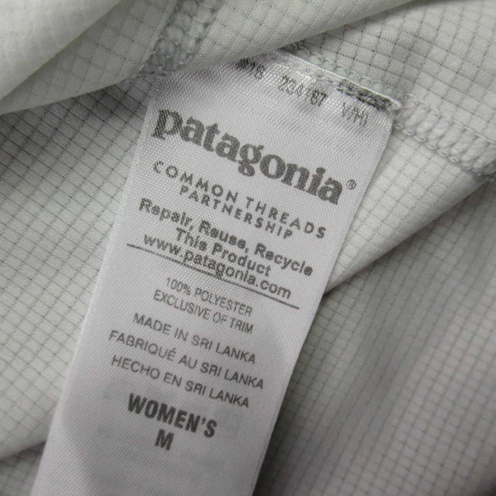 Patagonia Patagonia Shirt Womens Medium White Short Sleeve Crew Neck Lightweight Casual Size M / US 6-8 / IT 42-44 - 4 Thumbnail