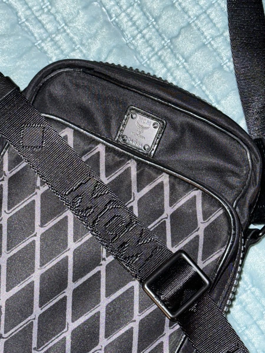 image of MCM Men’S Crossbody Messenger Bag in Black, Men's