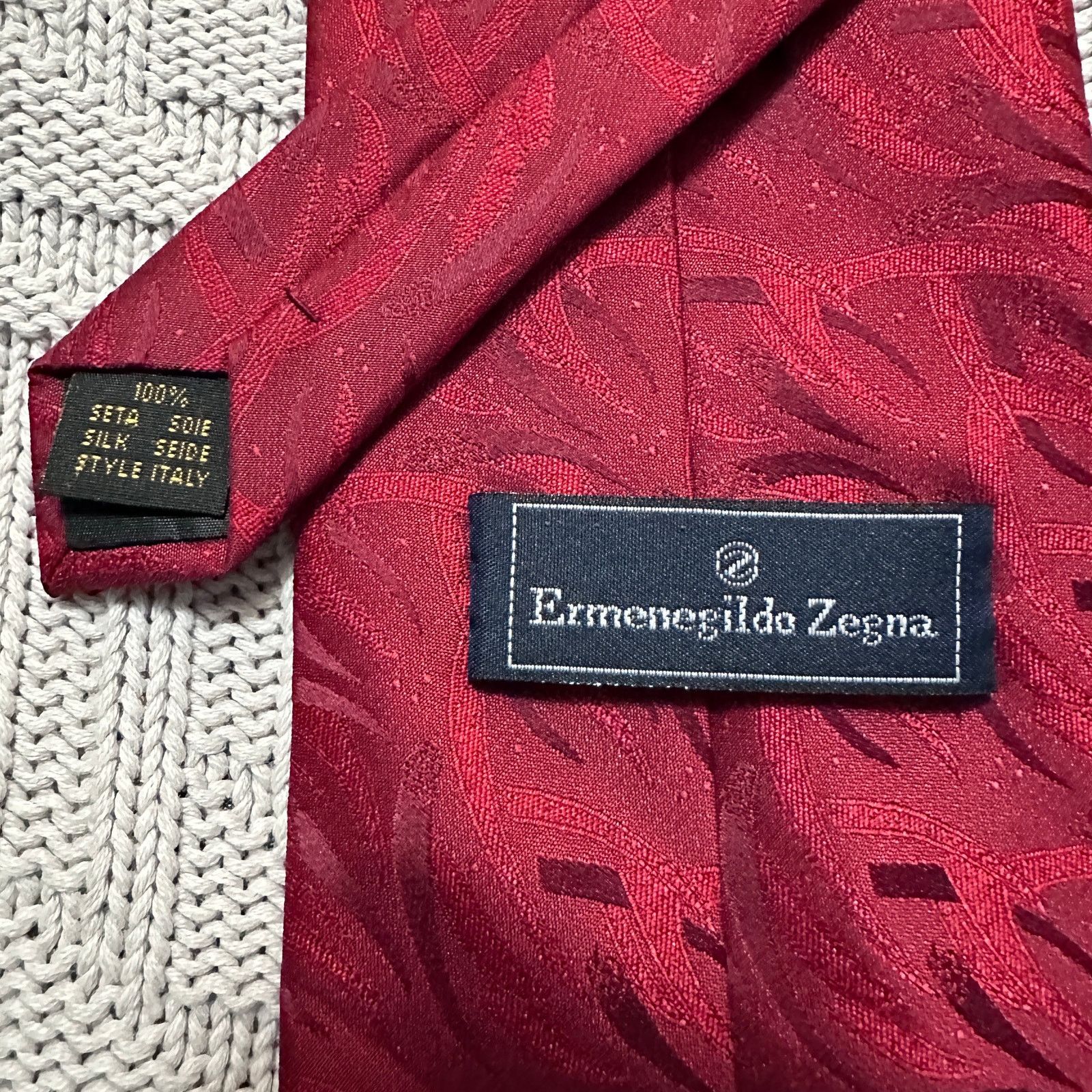 Ermenegildo Zegna Ermenegildo Zegna red monotone abstract print silk tie Size ONE SIZE - 3 Thumbnail