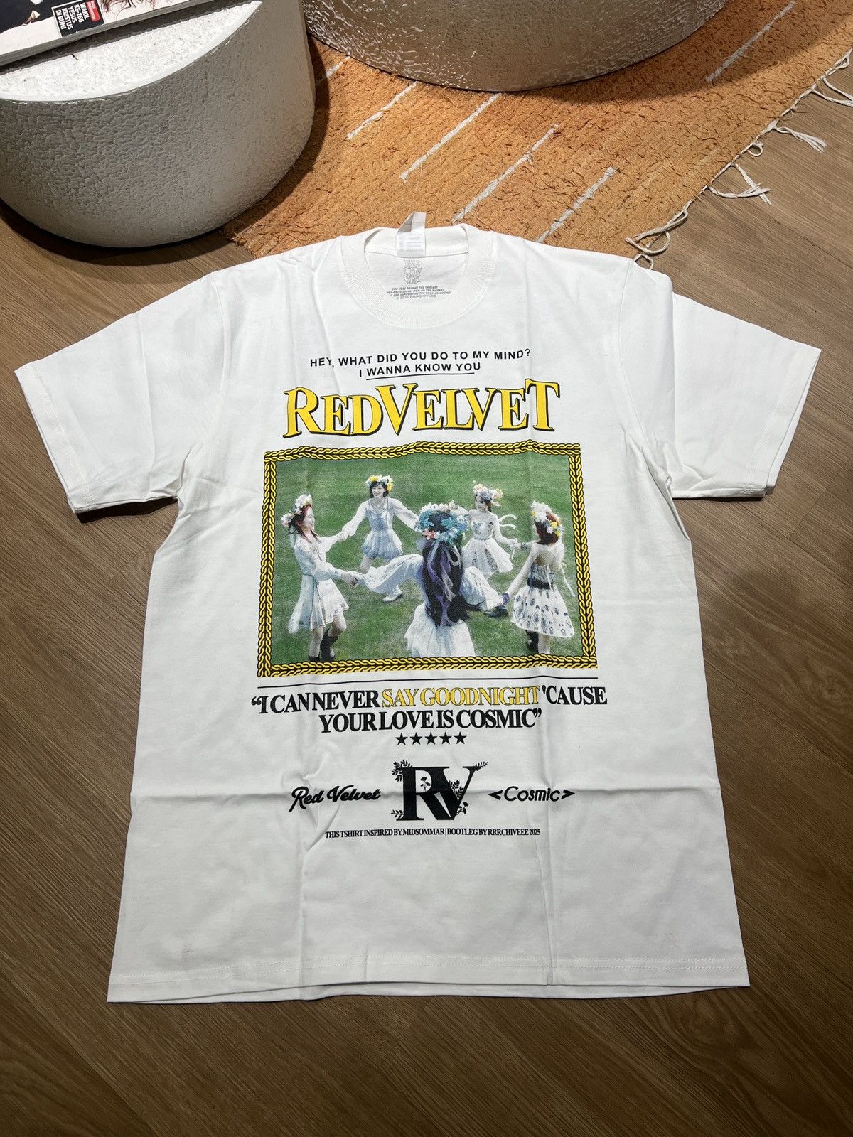 Band Tees Red Velvet K-Pop Midsommar tshirt tee Size US L / EU 52-54 / 3 - 4 Thumbnail
