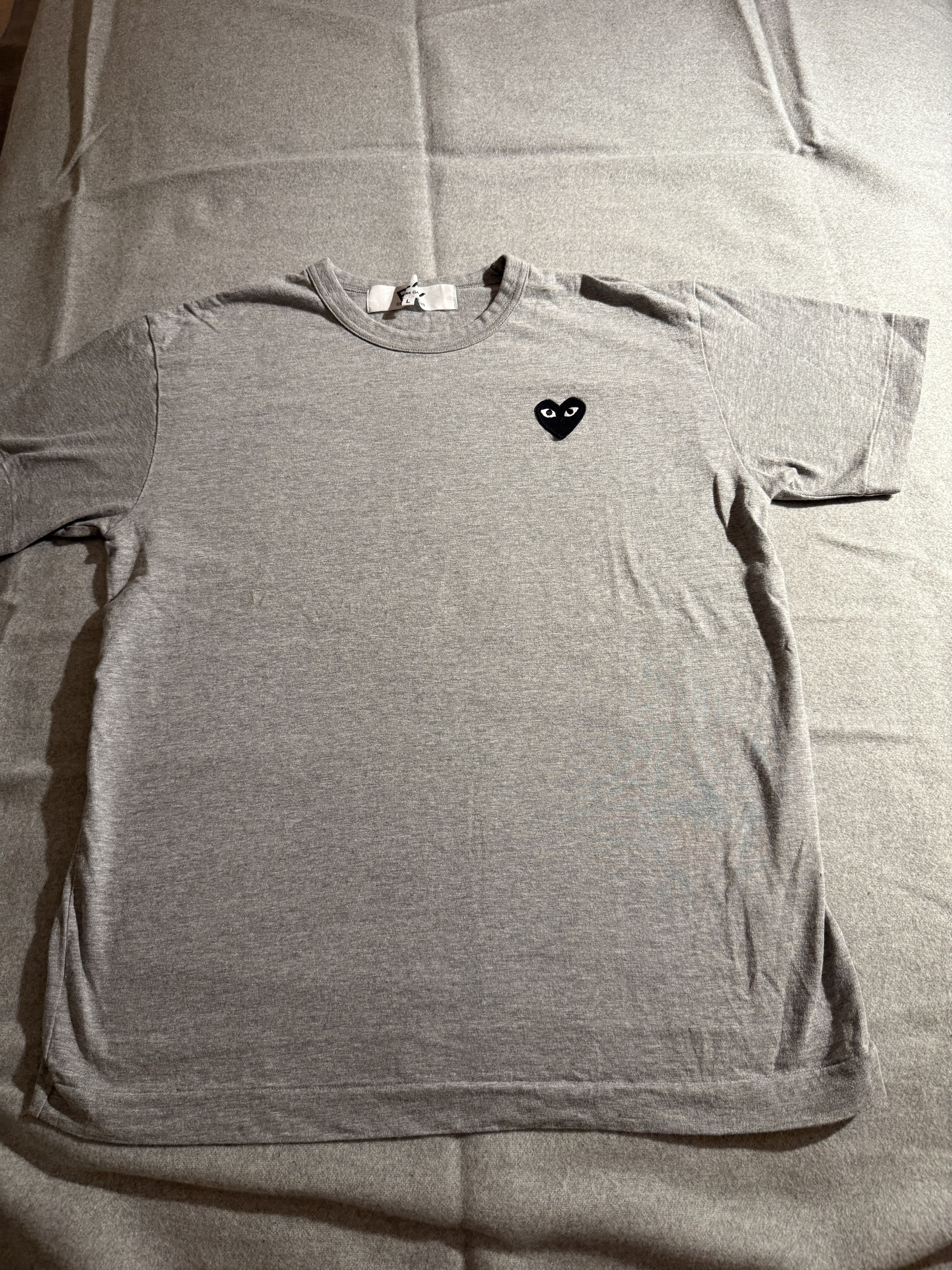 Comme des Garcons PLAY Cdg play in grey Size US L / EU 52-54 / 3 - 1 Thumbnail