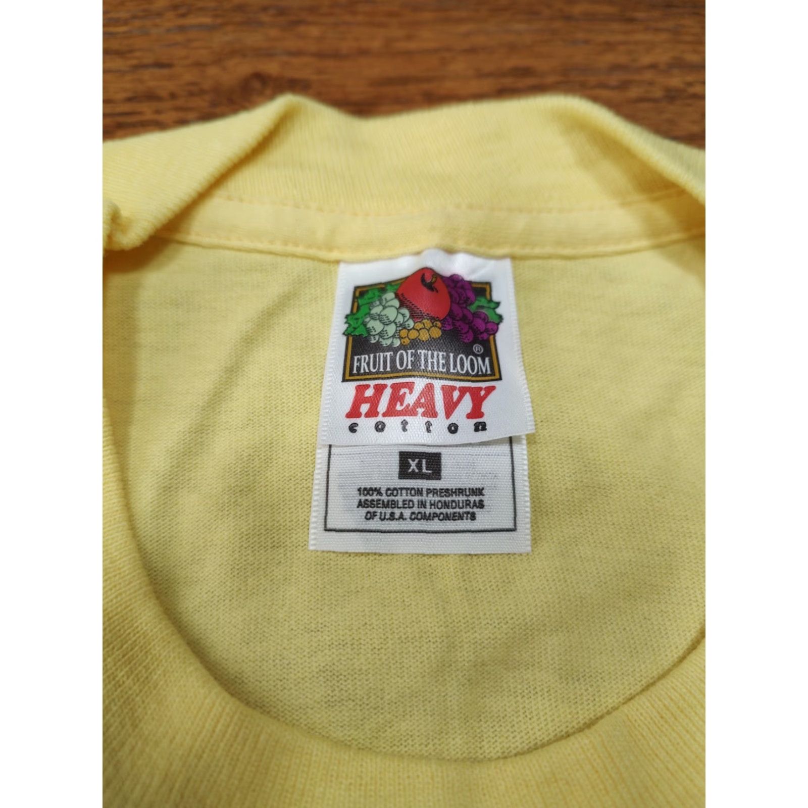 Fruit Of The Loom VINTAGE Fruit of the Loom T-Shirt Manhat tan Destination NY NYC 90s 80s Yellow Cotton Crew Neck Short Sleeve XL Men Regular Single Stitch Size US XL / EU 56 / 4 - 4 Thumbnail