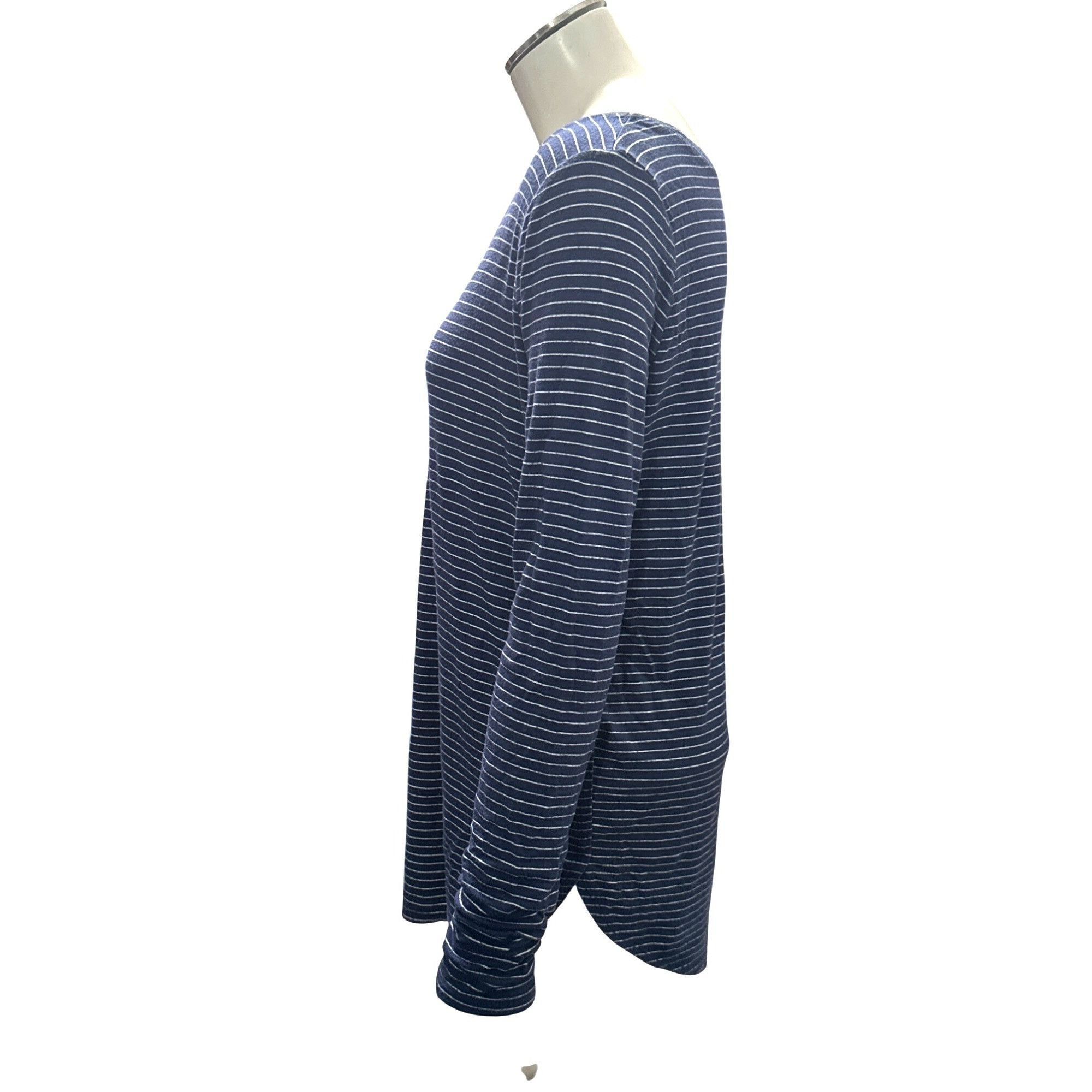 Abercrombie & Fitch Abercrombie Fitch Medium Navy Striped Scoop Neck Long Sleeve Size M / US 6-8 / IT 42-44 - 4 Thumbnail