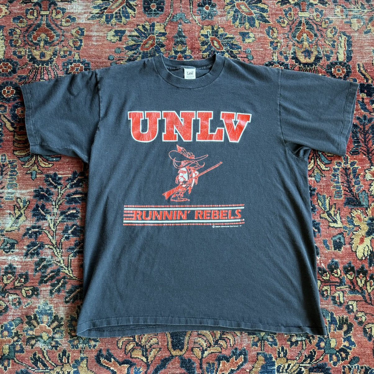 Vintage Vintage 1991 UNLV Runnin Rebels T-shirt Size US XL / EU 56 / 4 - 1 Thumbnail