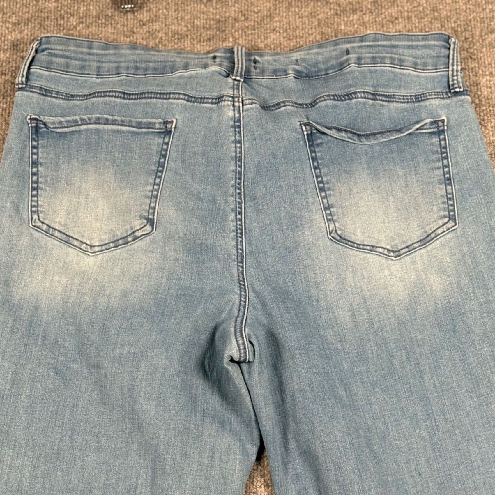 NYDJ NYDJ Elodie Marilyn Straight Leg Jeans Light Wash Slimming Lift & Tuck Technology 14W Rip 5-Pocket Denim Jeans Women Slim Straight Size 36" / US 14 / IT 50 - 4 Thumbnail