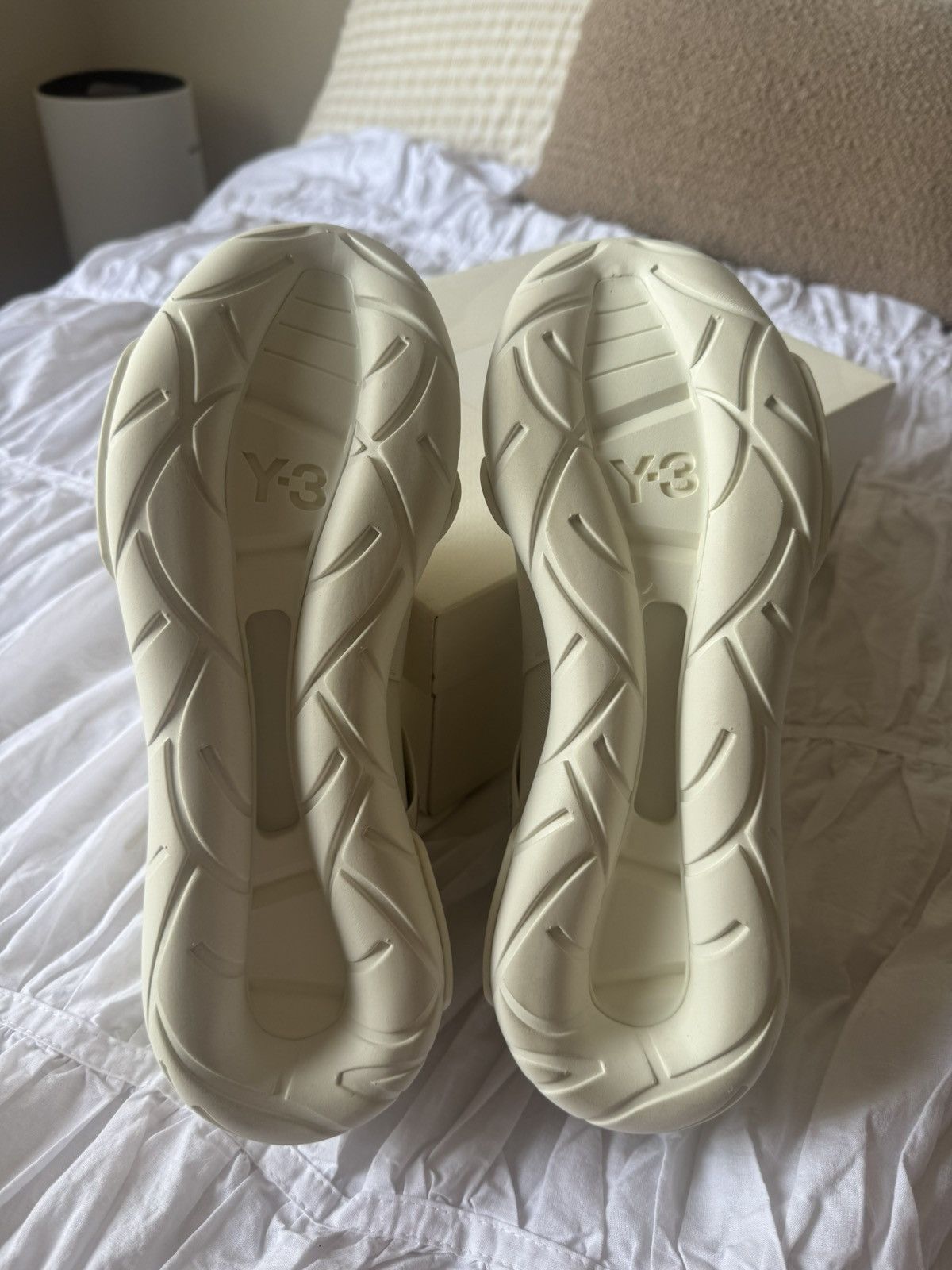 Y-3 × Yohji Yamamoto Y-3 Qasa High Size US 9.5 / EU 42-43 - 5 Thumbnail