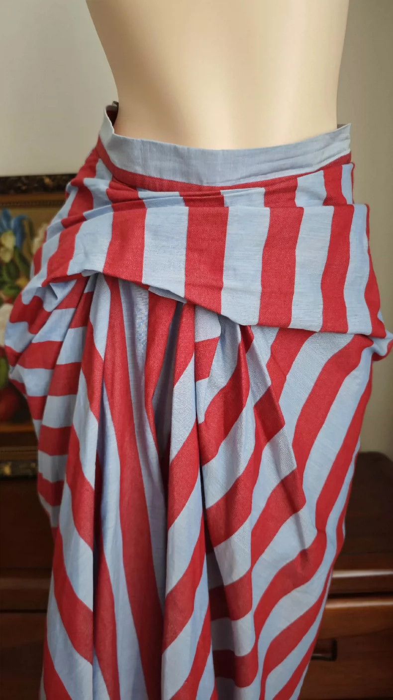 Vivienne Westwood Vivienne Westwood A beautiful half-length dress Size S / US 4 / IT 40 - 2 Thumbnail