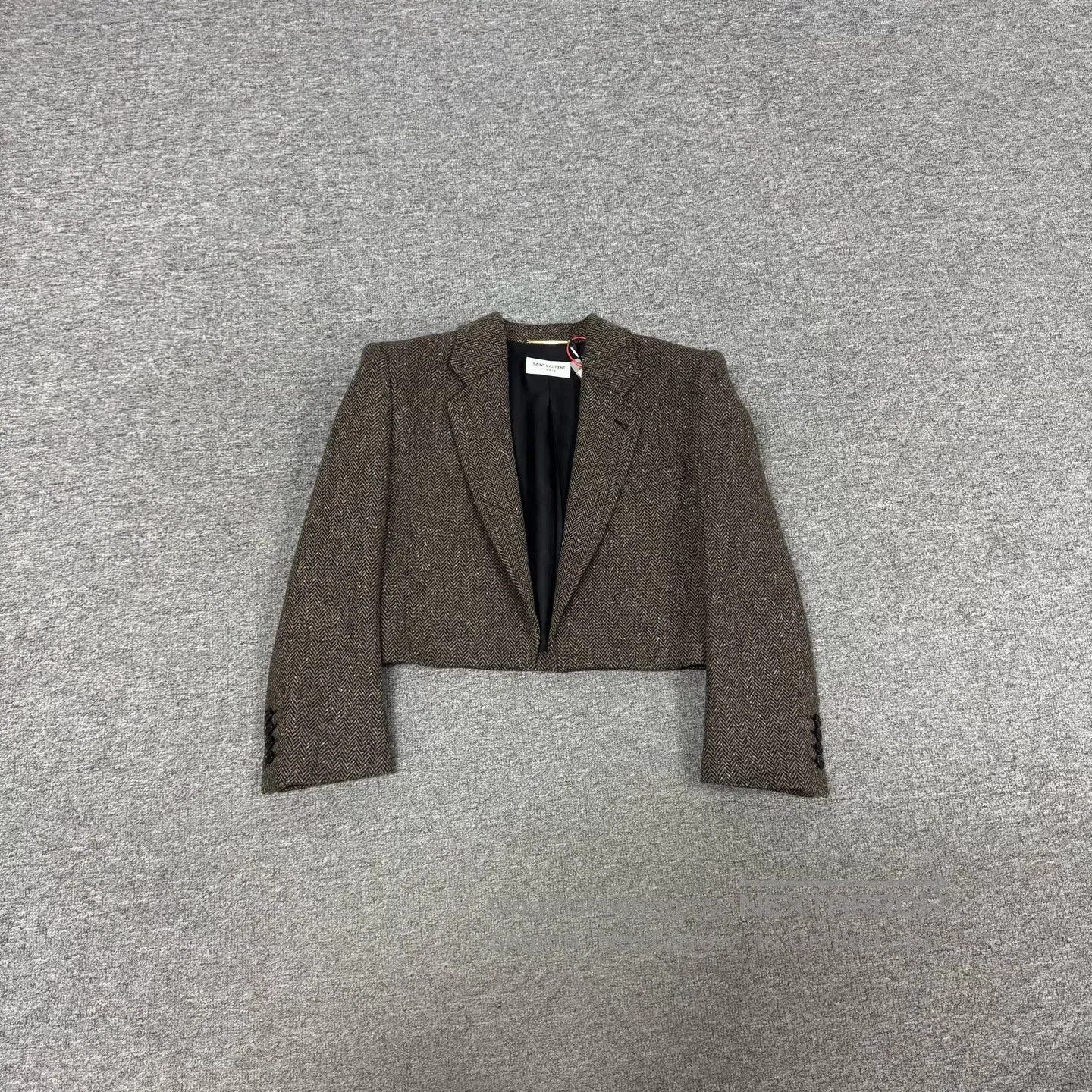 Saint Laurent Paris Saint Laurent Paris V-neckline, short shoulder pads, suit Size S / US 4 / IT 40 - 2 Thumbnail