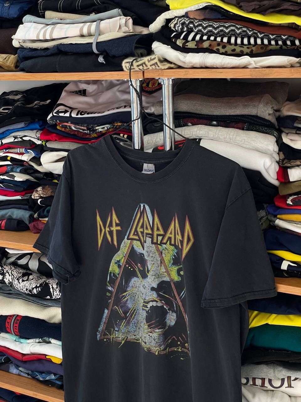 Other Vintage Y2K Def Leppard Heavy Metal Trashed Tee Size US XL / EU 56 / 4 - 5 Thumbnail