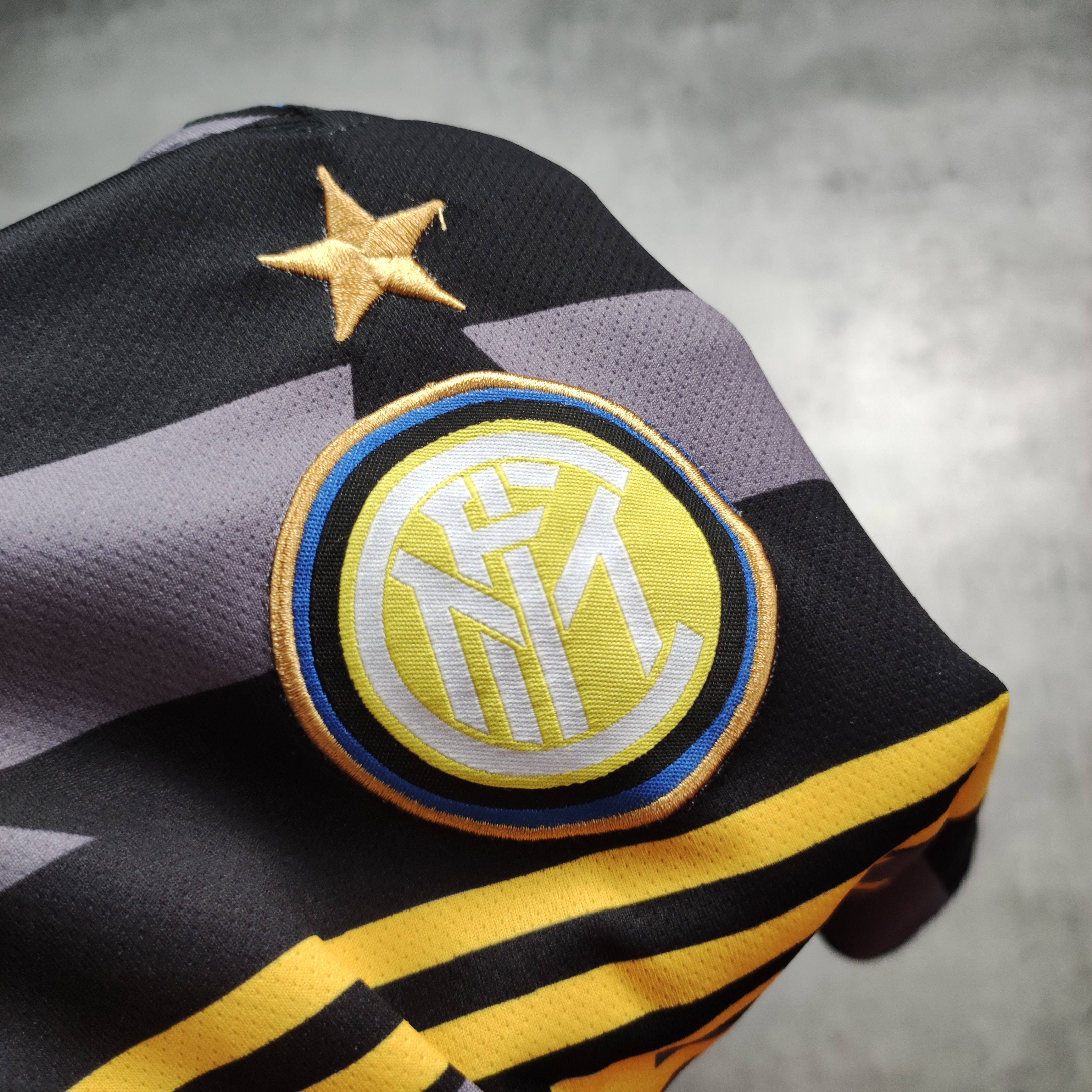Vintage Vintage Retro 1997/98 Third Inter Milan Football Jersey Size US M / EU 48-50 / 2 - 7 Thumbnail