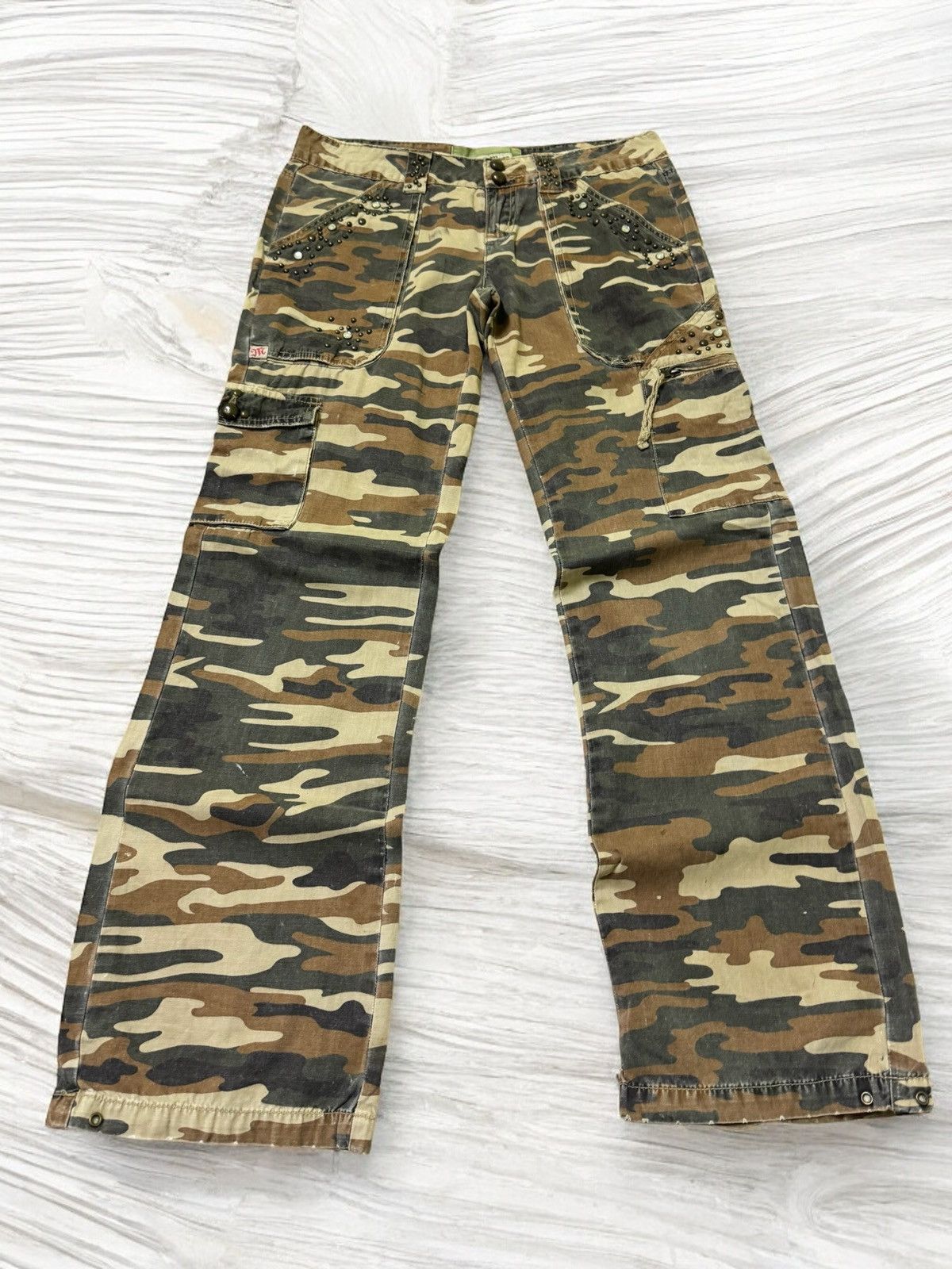 Hysteric Glamour Cargo MISS ME Studded multipocket Low Rise Camo Pants Size US 32 / EU 48 - 1 Thumbnail