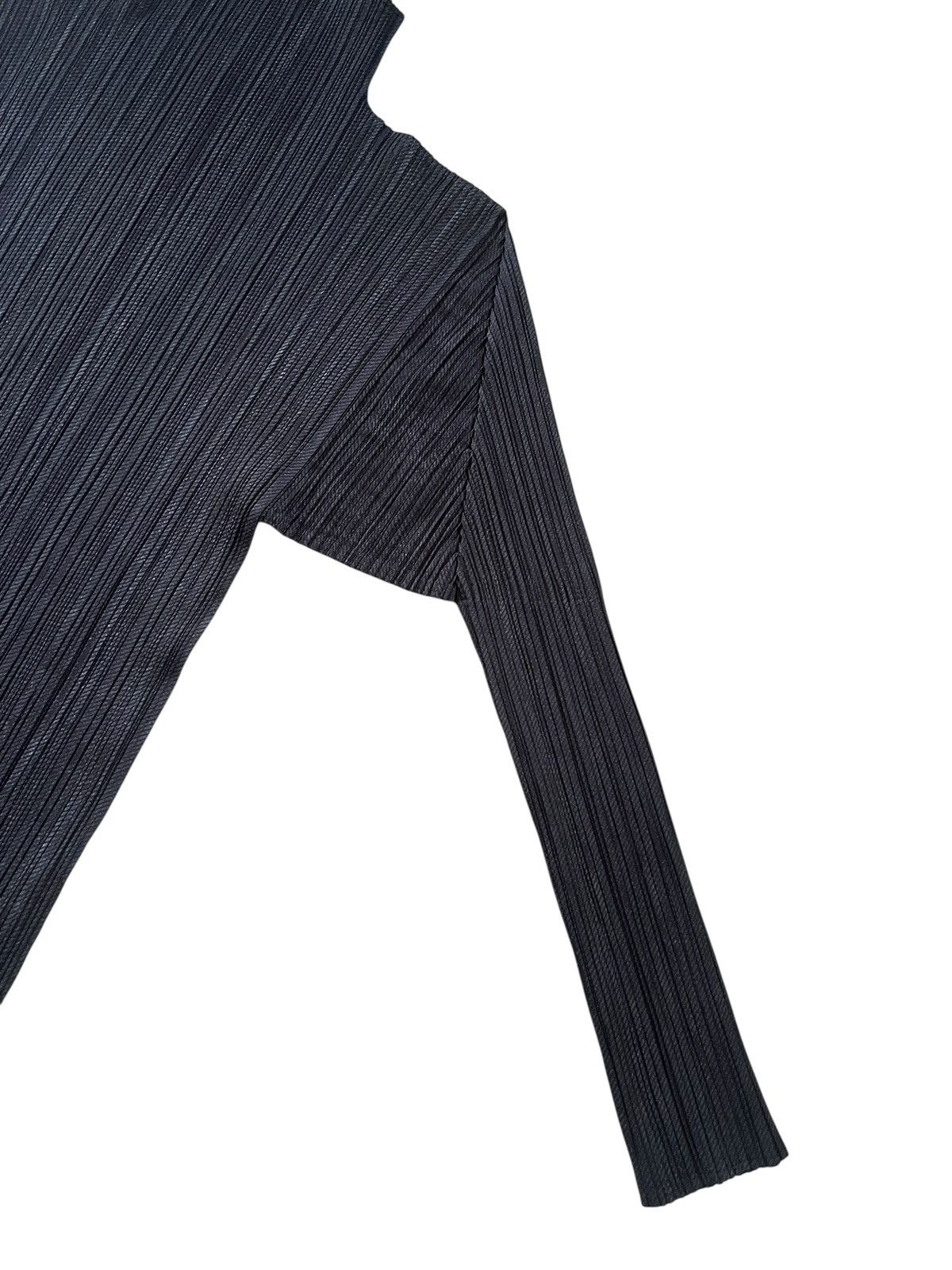 Pleats Please Issey Miyake Vintage Issey Miyake Pleats Please High Neck Pleated Tops Size M / US 6-8 / IT 42-44 - 3 Thumbnail