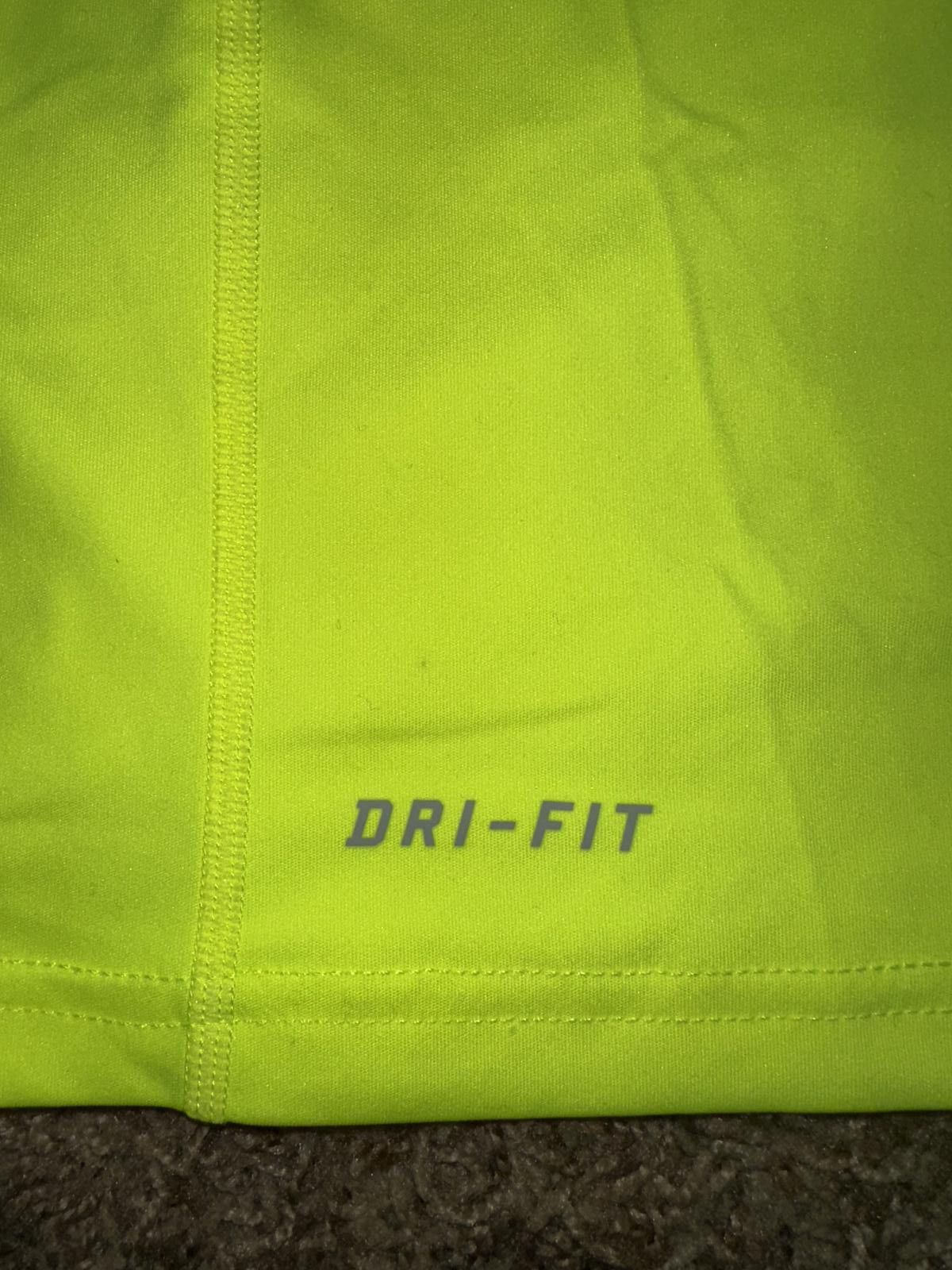 Nike Nike Mens Legacy SS Volt Training Top Size US S / EU 44-46 / 1 - 2 Thumbnail