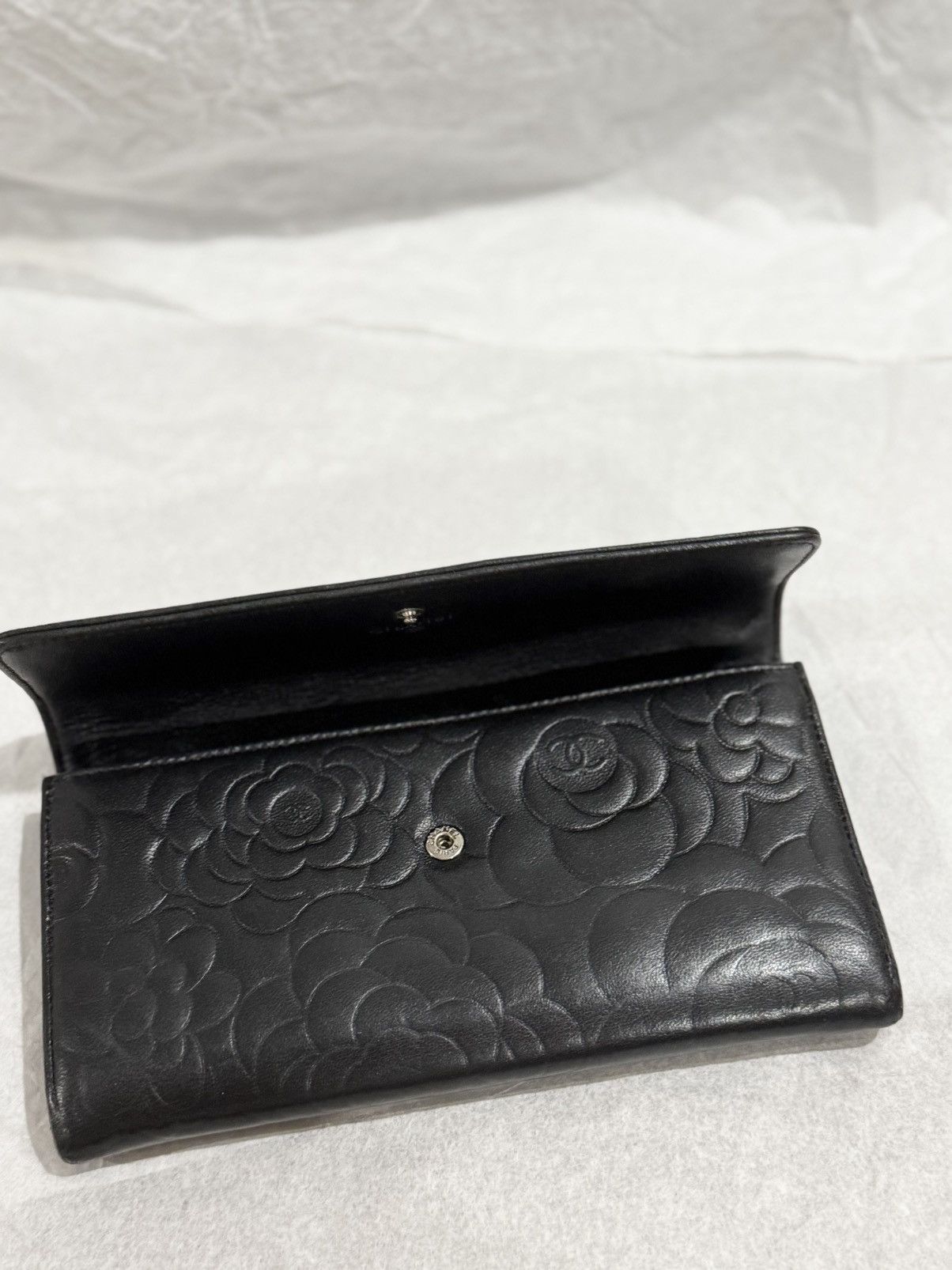 Chanel Authentic Chanel camellia wallet in black lambskin leather Size ONE SIZE - 13 Thumbnail