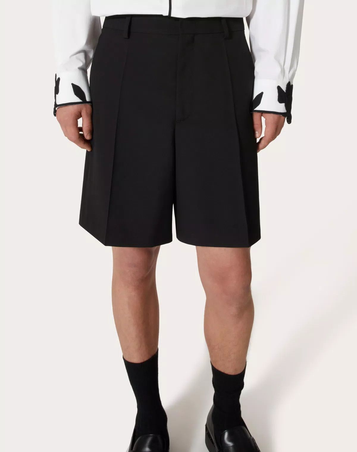 Valentino oc11z0725 Wool Bermuda Shorts in Black Size US 32 / EU 48 - 6 Thumbnail