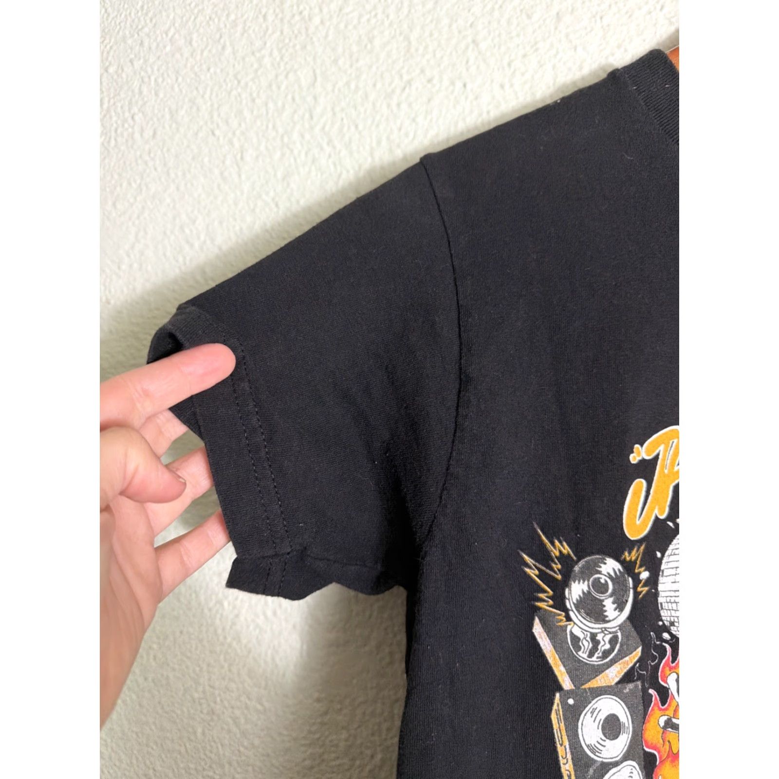 Vintage Jabbawockeez T Shirt Women’s Small Black Graphic Hip Hop Breakin Womens S Black Graphic Hip Hop T-Shirt Size S / US 4 / IT 40 - 3 Thumbnail