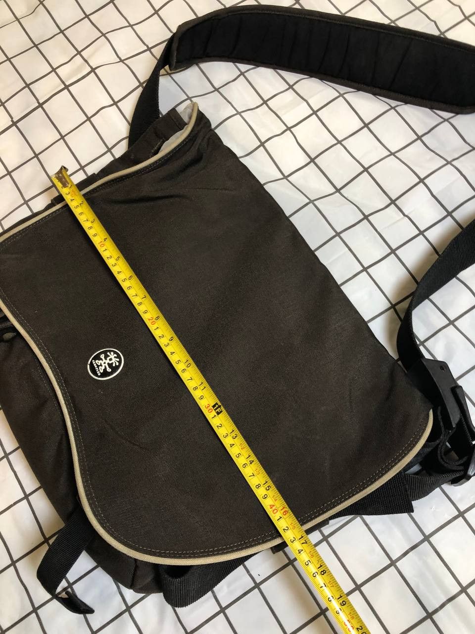 Crumpler Crumpler Silver Dig Bag / Canvas Brown Good Condition Size ONE SIZE - 10 Thumbnail