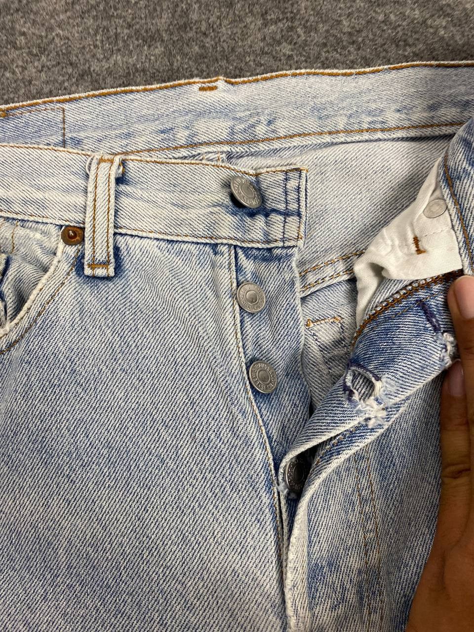 Levi's vintage 80s levis 501 lightwash denim nice design Size US 29 - 10 Thumbnail