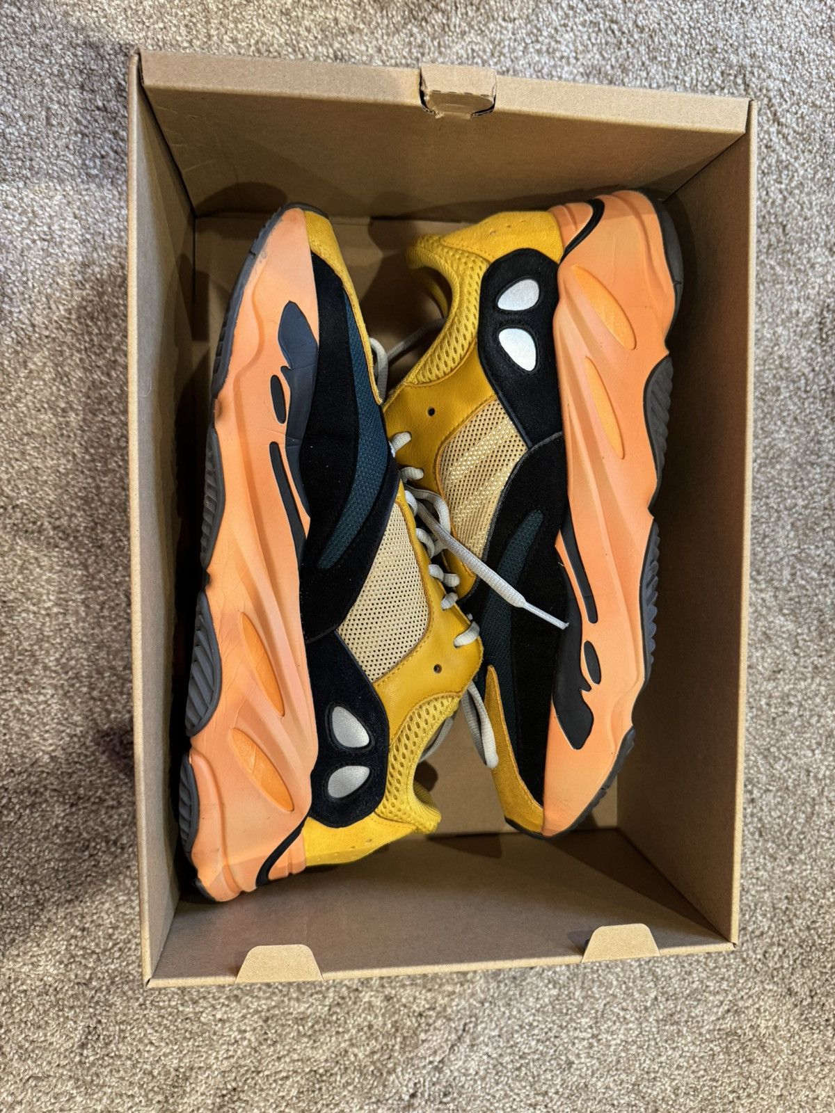 Adidas × Kanye West Yeezy boost 700 Sun Size US 12 / EU 45 - 6 Thumbnail