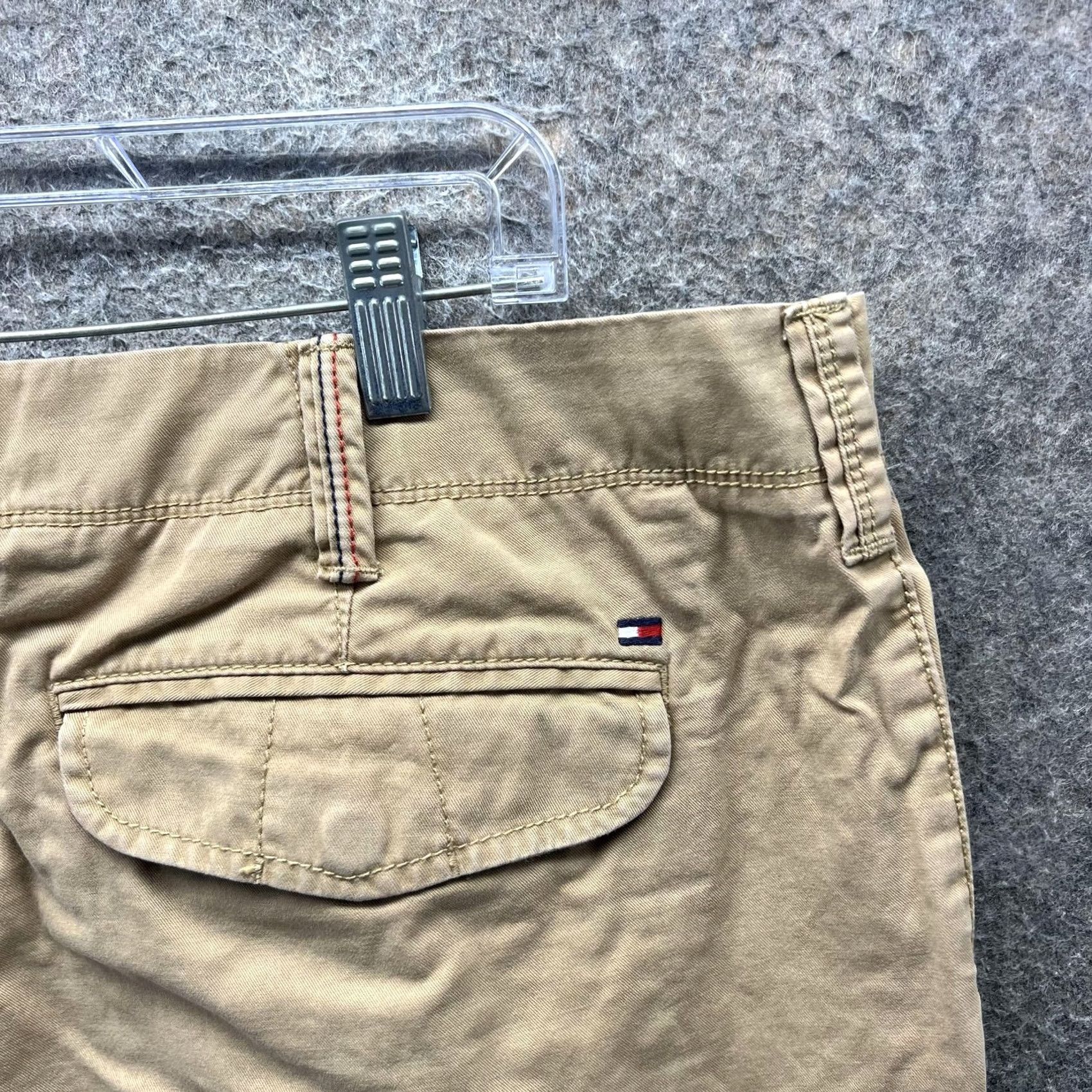 Tommy Hilfiger Tommy Hilfiger Cargo Shorts Mens 40 Khaki Cotton Flat Front Pockets Casual Beige Size US 40 / EU 56 - 3 Thumbnail