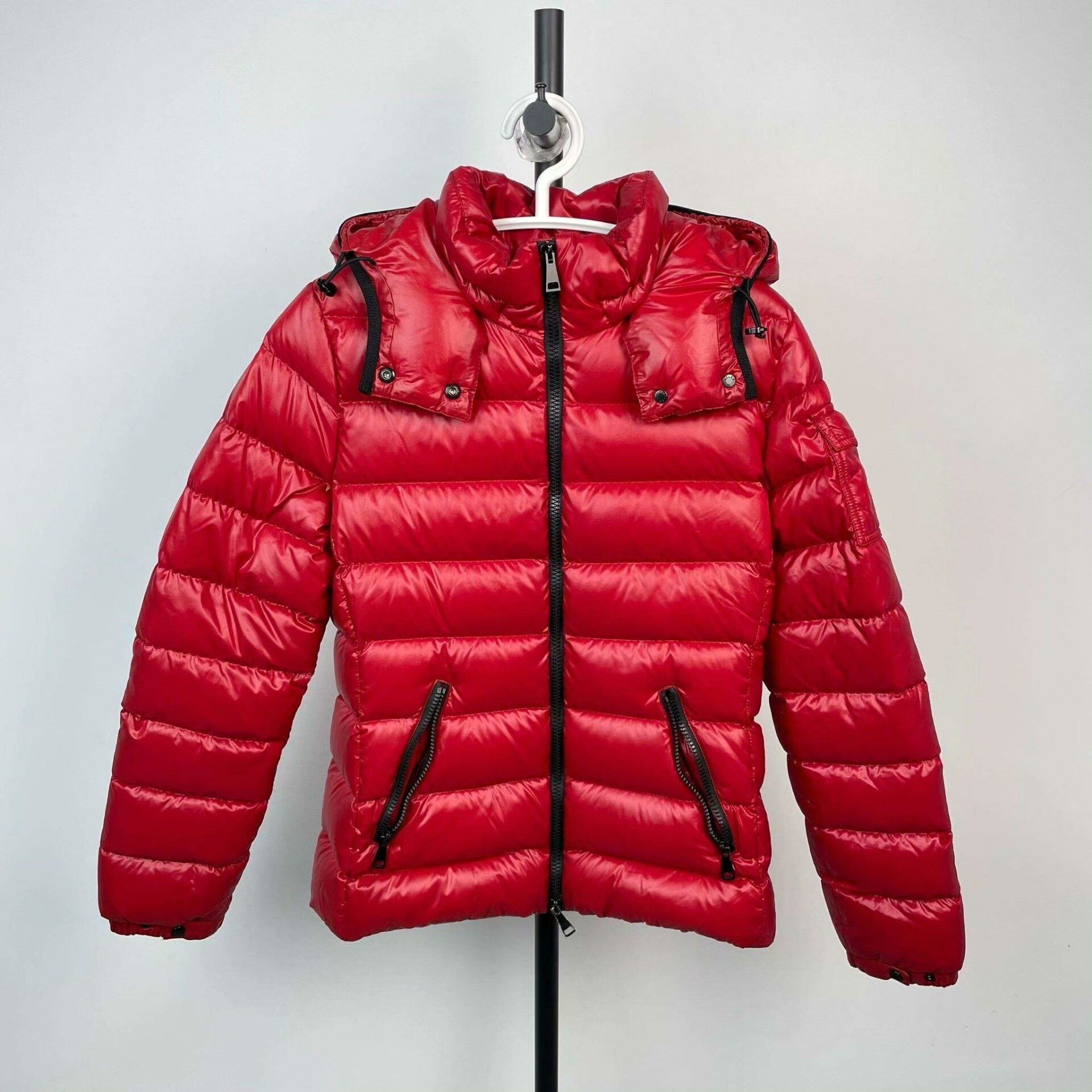 Moncler Moncler Down Cropped Red Heavy Coat S Men Size US S / EU 44-46 / 1 - 1 Thumbnail