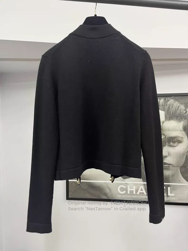 Chanel Chanel 22p black gold coin buckle cashmere cardigan coat Size XXS / US 00 / IT 34 - 2 Thumbnail