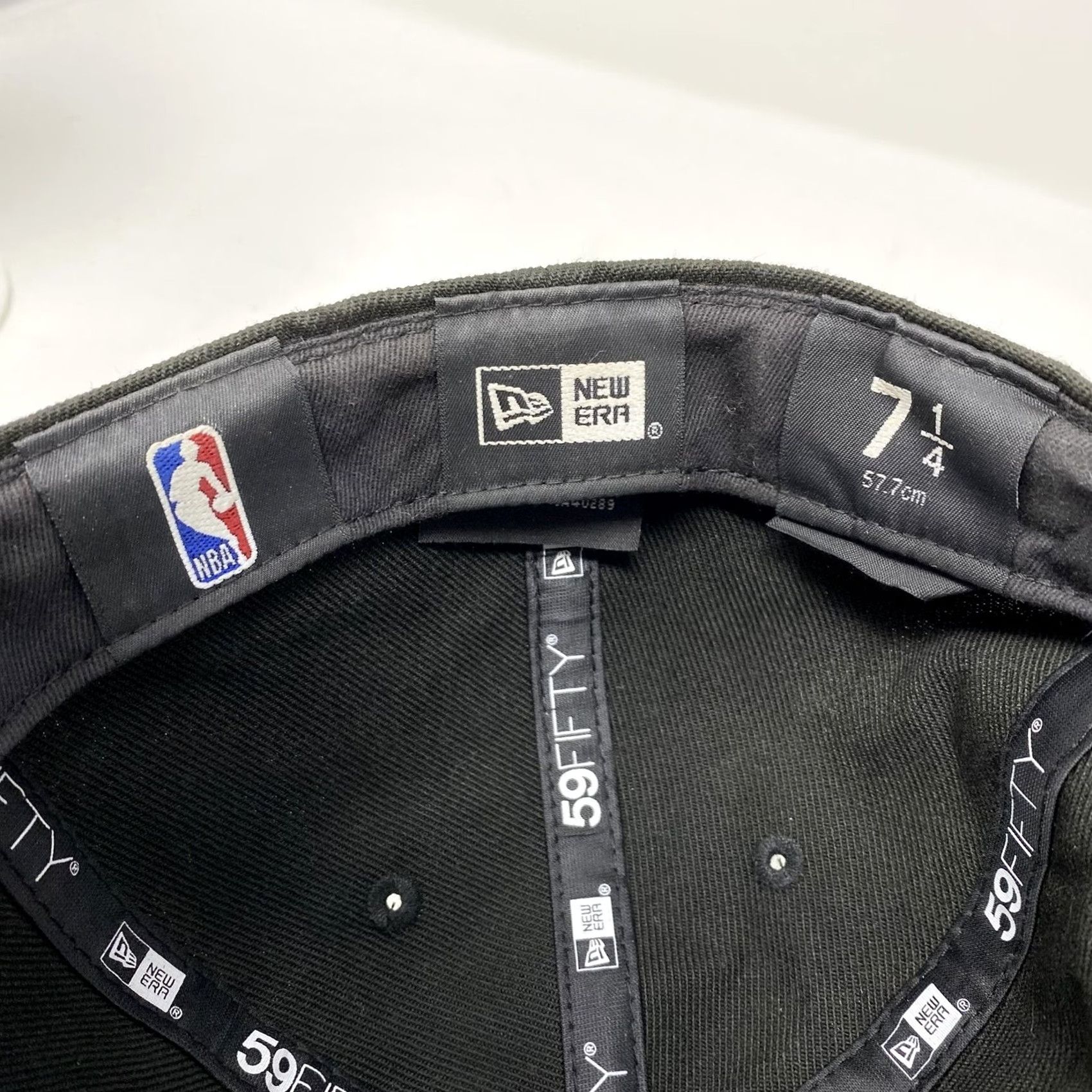 New Era VINTAGE New Era 59Fifty NBA Cap Chicago Bulls Logo Black & Red Fitted Mens 7 1/4 Size ONE SIZE - 7 Thumbnail