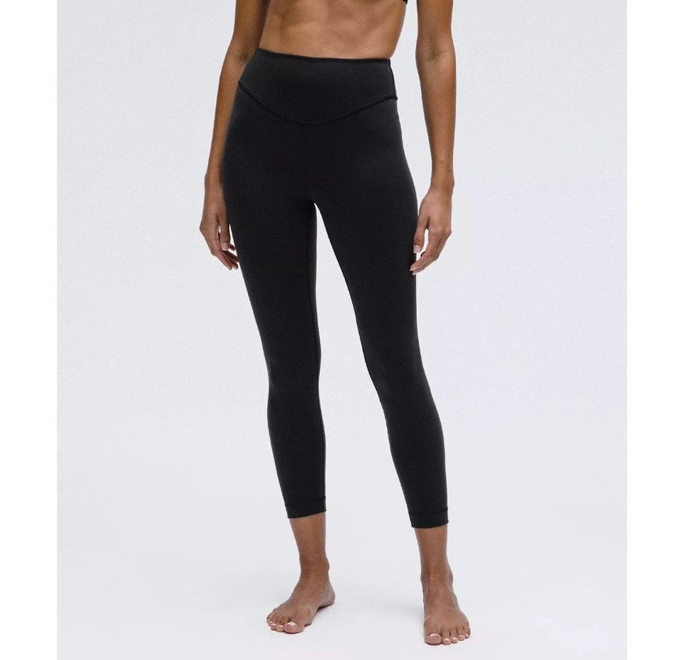 Lululemon Lululemon Wunder Under SmoothCover Tight 25" 6 Black Size 28" / US 6 / IT 42 - 1 Thumbnail