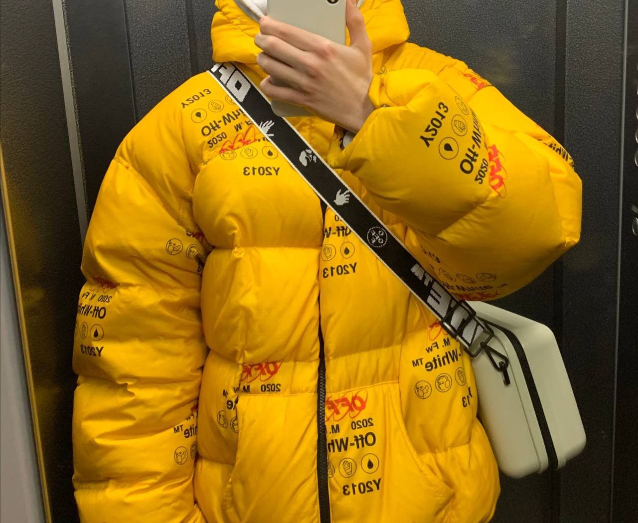 Off-White Off White AMOREPACIFIC PLACTIC BAG RARE limited edition Size ONE SIZE - 9 Thumbnail