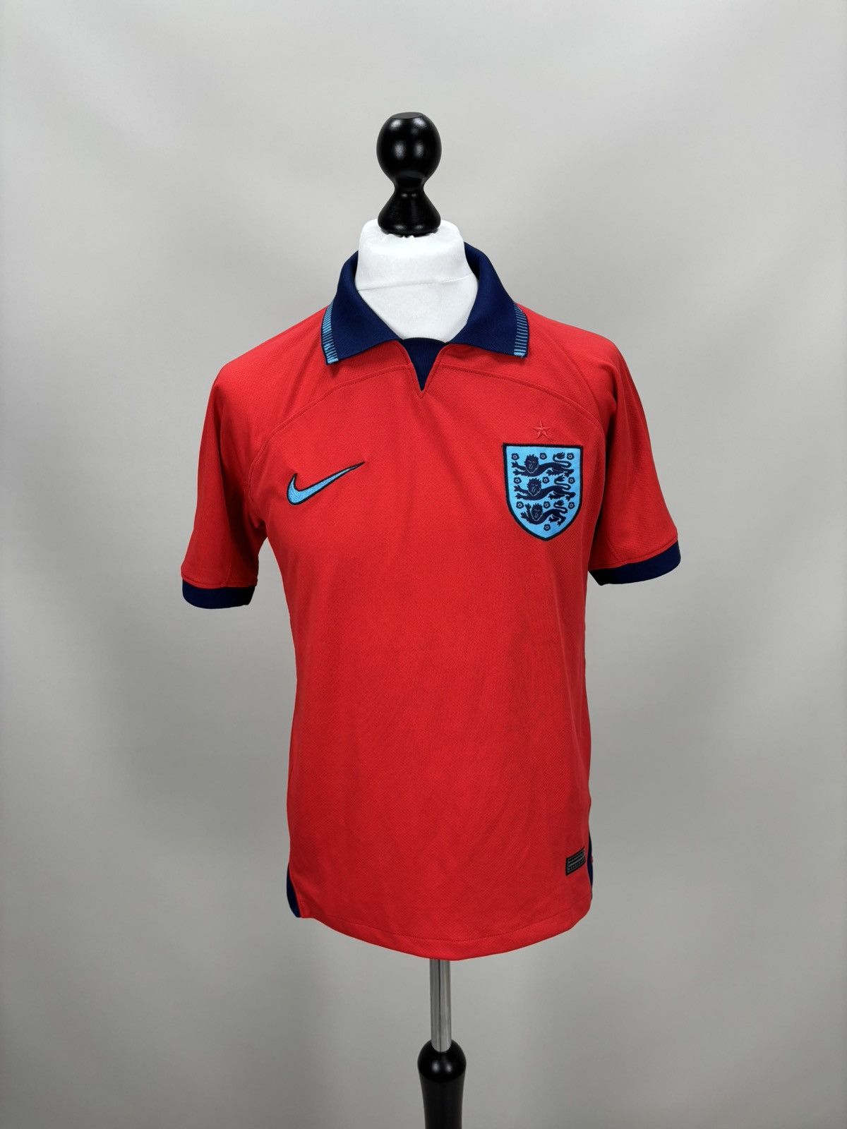 Nike Mens t shirt Nike England Size S Color Red Size US S / EU 44-46 / 1 - 1 Thumbnail
