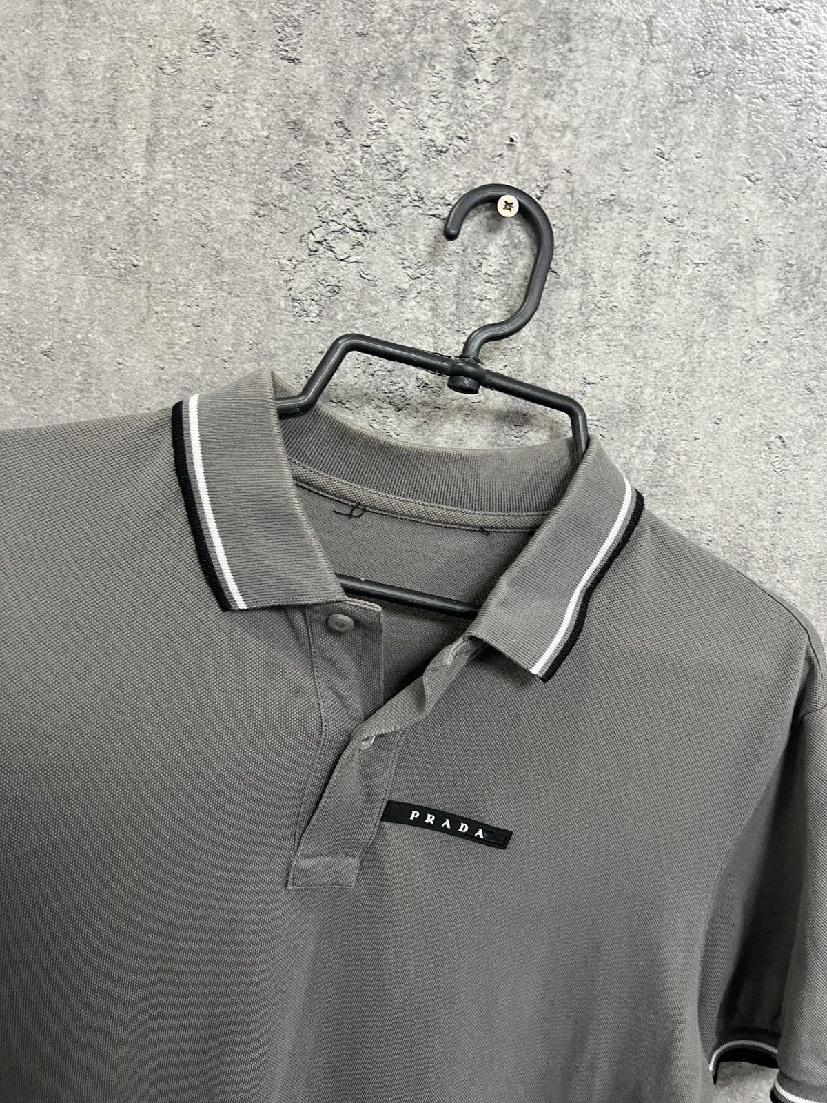 Prada Prada Polo Red Tab T Shirt Size US L / EU 52-54 / 3 - 3 Thumbnail
