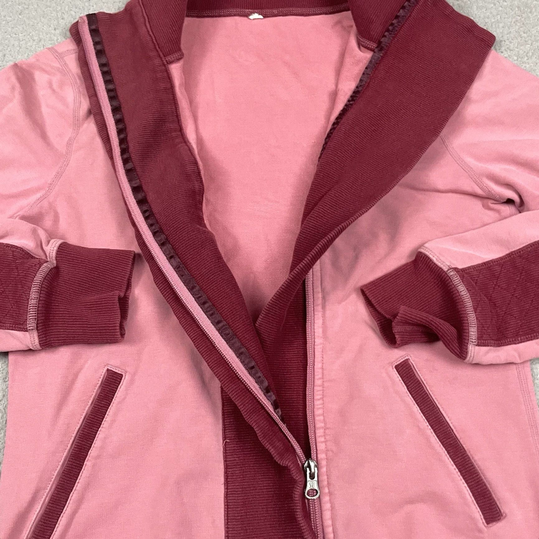 Lululemon VINTAGE Lululemon Jacket Women’s 6 Red Slalom Full Zip Quilted Athletic Jacket Pockets Logo Size M / US 6-8 / IT 42-44 - 3 Thumbnail