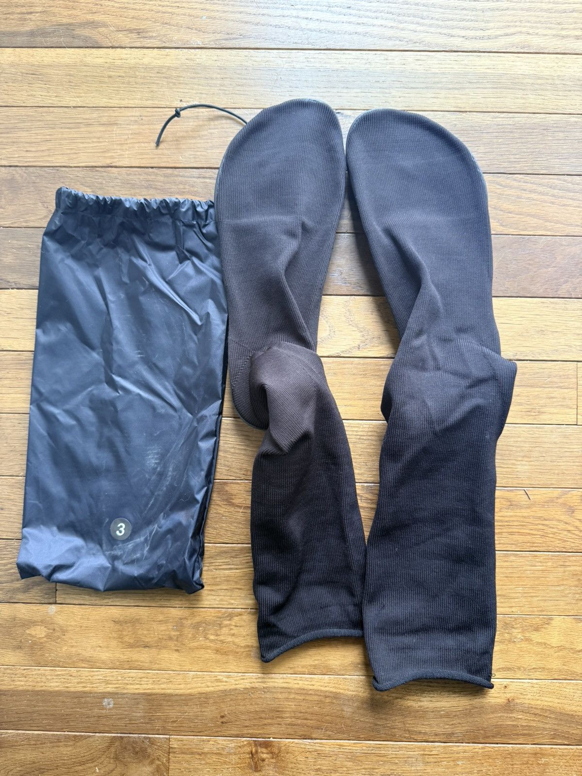 Yeezy Yeezy YZY pods size 3 Brand new Size US 13 / EU 46 - 4 Thumbnail