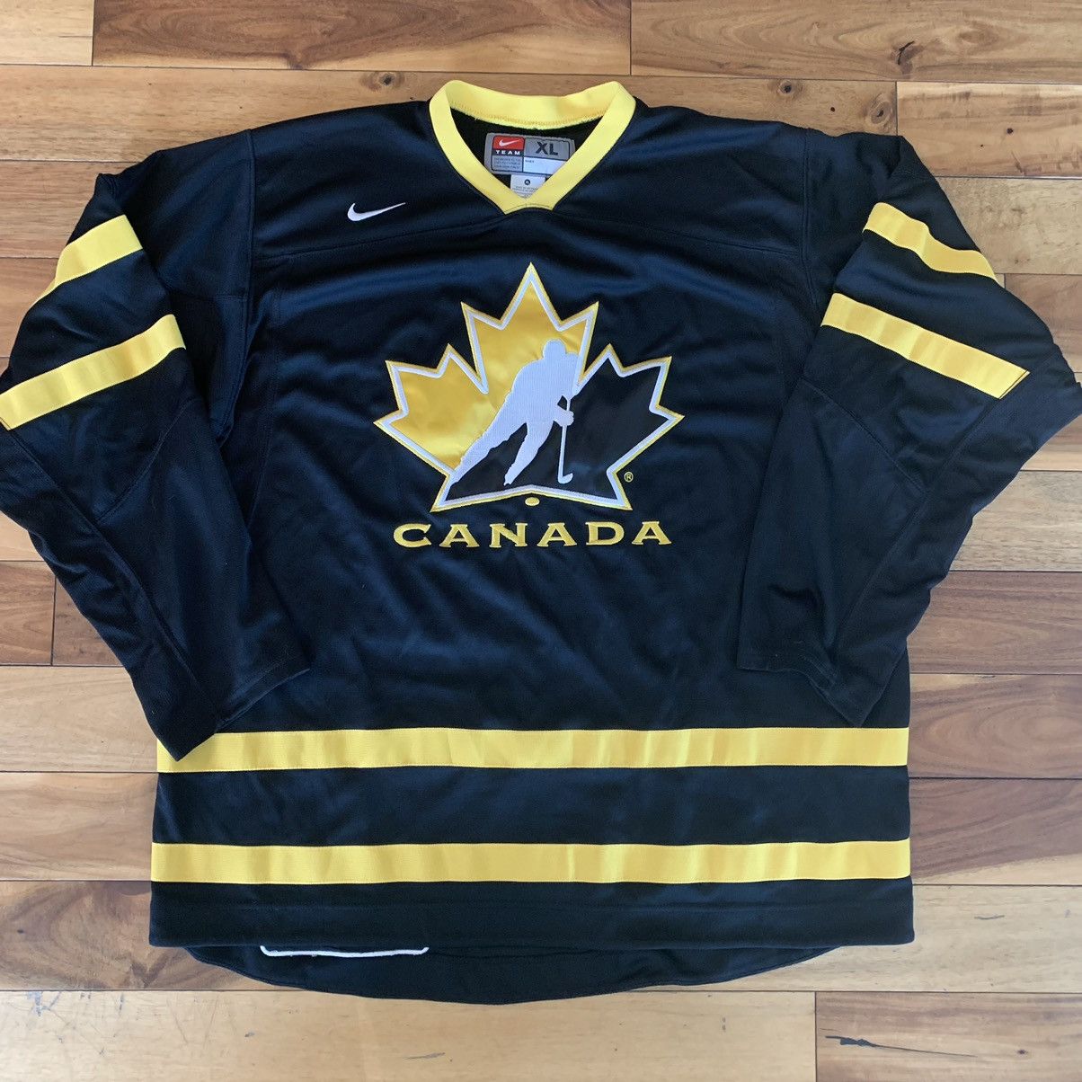 Nike Team Canada 2013 IIHF Livestrong Yellow Jersey Size US XL / EU 56 / 4 - 2 Thumbnail