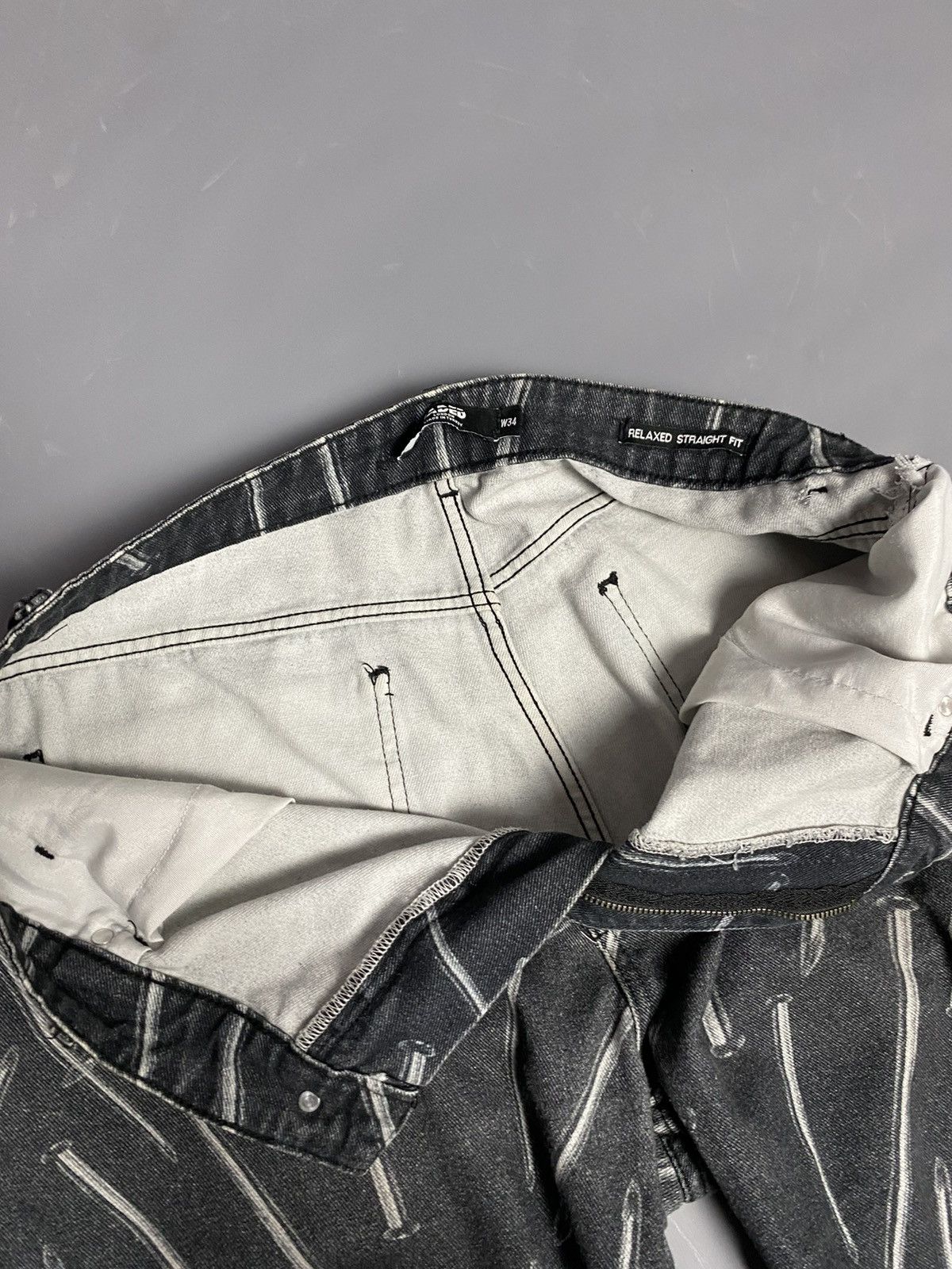 Jaded London Jaded London Jeans W34 Relaxed Fit Faded Black Nail Print Size US 34 / EU 50 - 14 Thumbnail