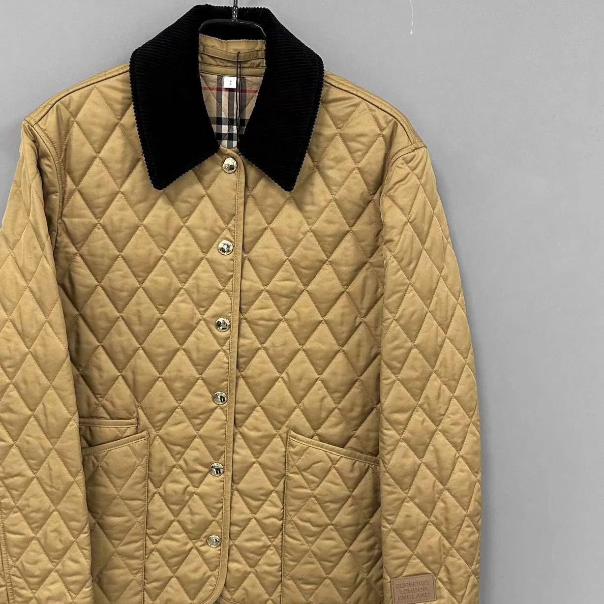 Burberry Burberry diamond-quilted gold S 99 new puffer jacket Size S / US 4 / IT 40 - 2 Thumbnail