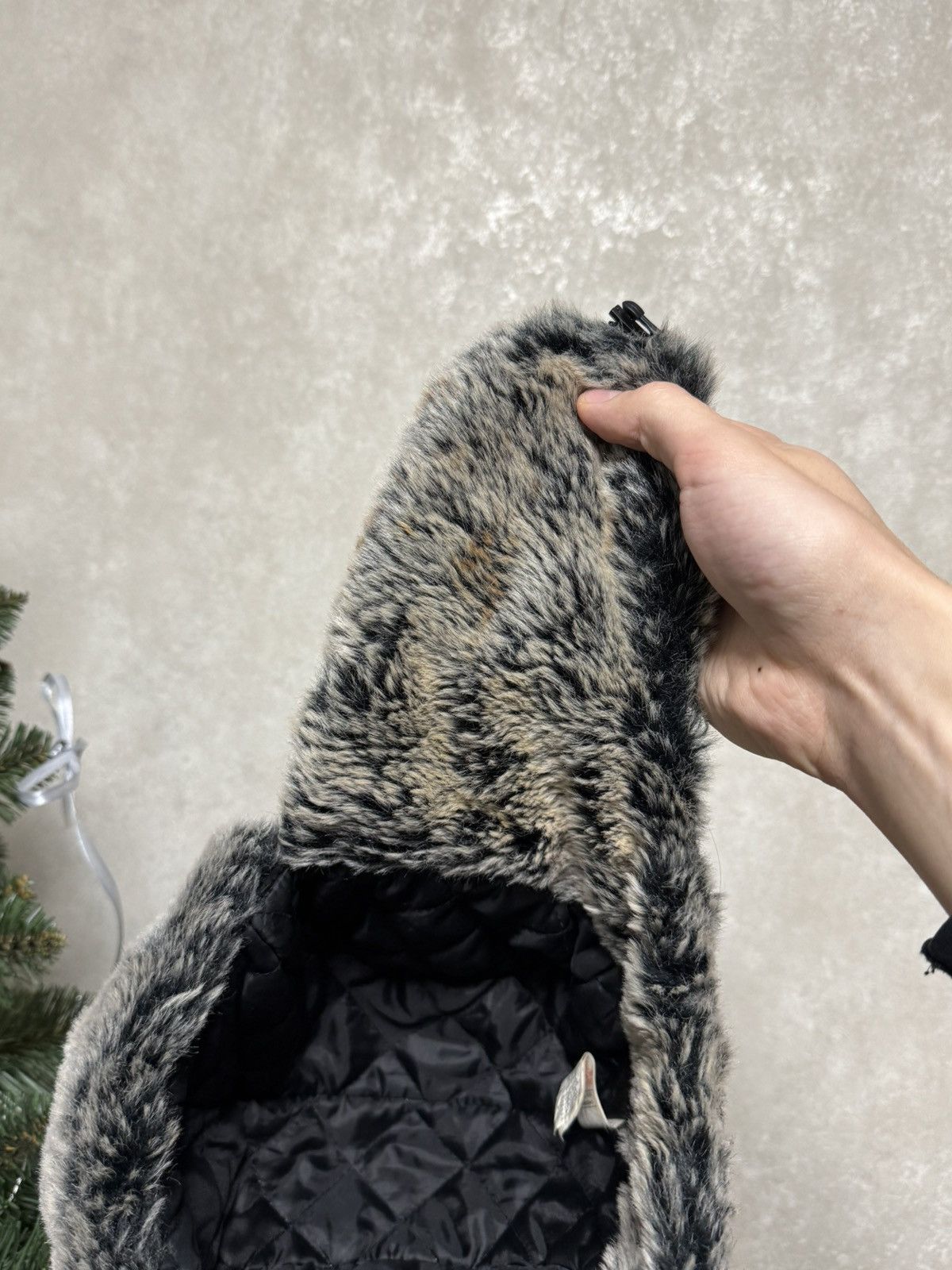 Other Vintage red/black fur Y2K hype fluffy ushanka hat punk Size ONE SIZE - 7 Thumbnail