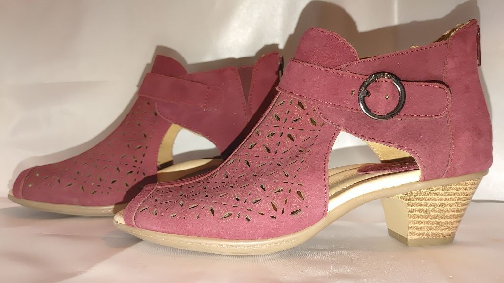 Earth Ragz Earth Kelsey Suede Peep Toe Bootie Size 8B NWOT Size US 8 / IT 38 - 3 Thumbnail
